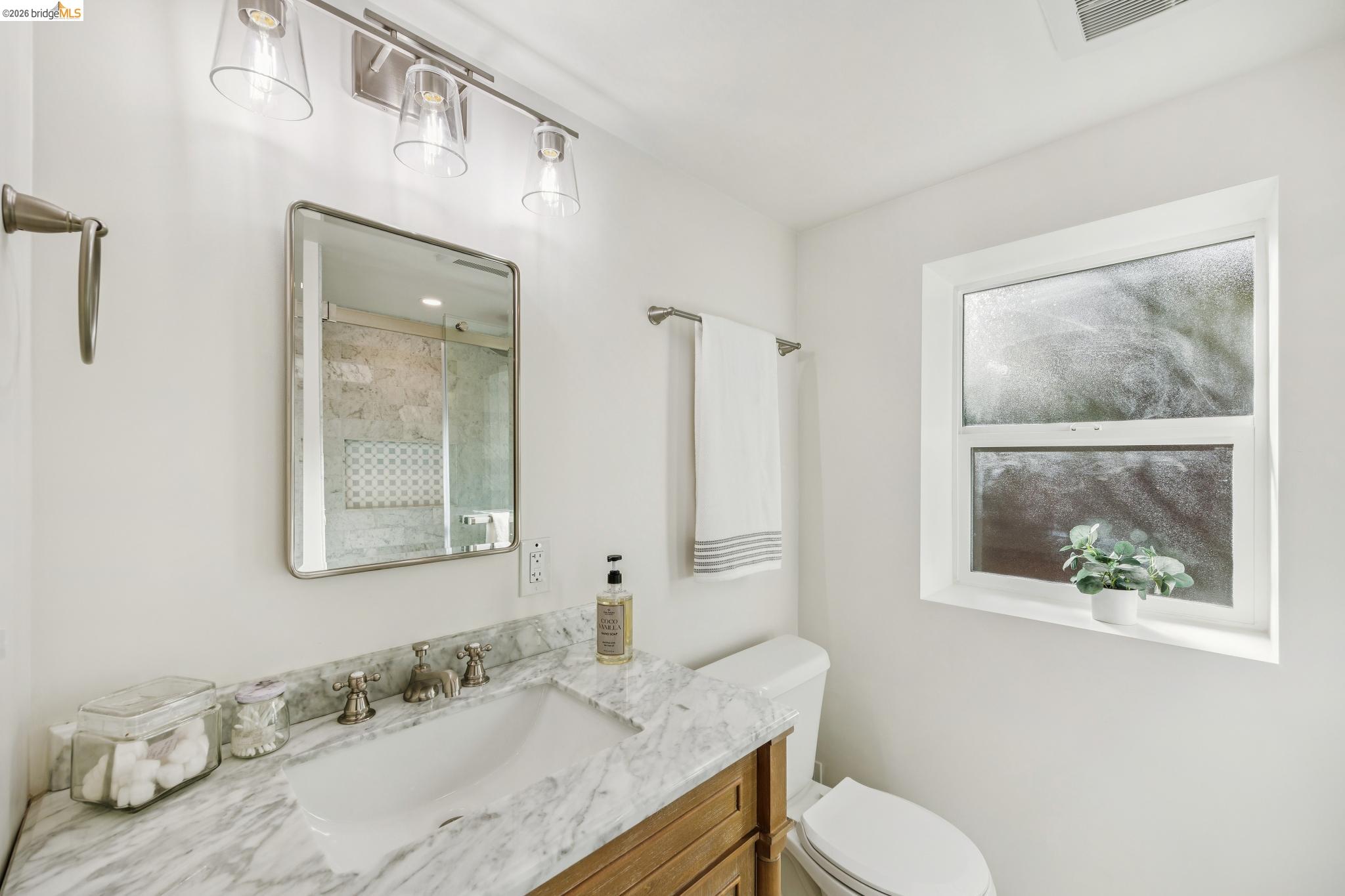 Detail Gallery Image 41 of 59 For 1207 Francisco Street #2,  Berkeley,  CA 94702 - 3 Beds | 2 Baths