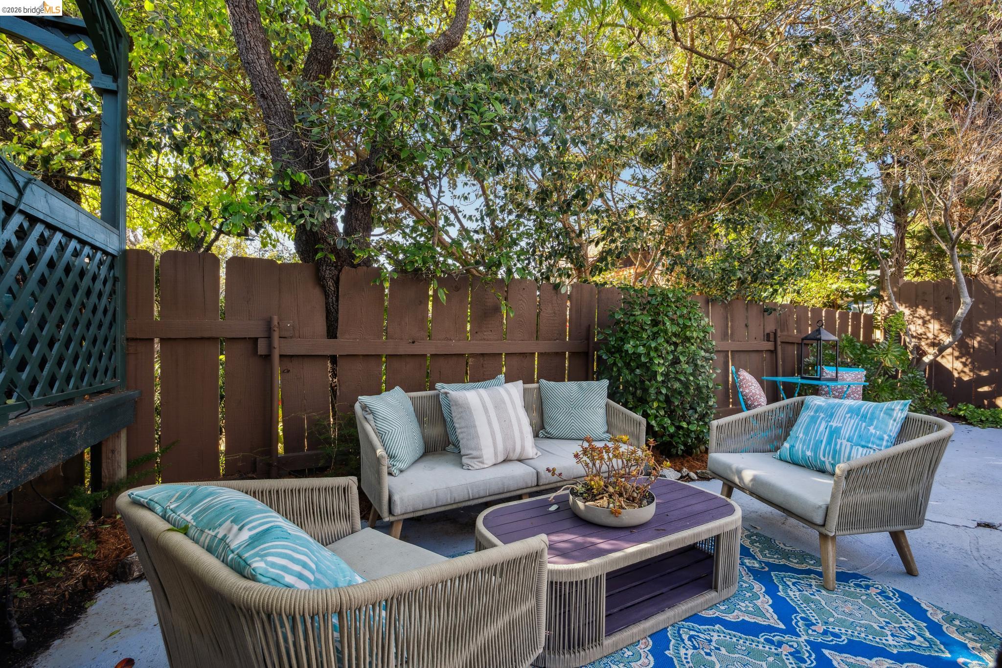 Detail Gallery Image 49 of 59 For 1207 Francisco Street #2,  Berkeley,  CA 94702 - 3 Beds | 2 Baths