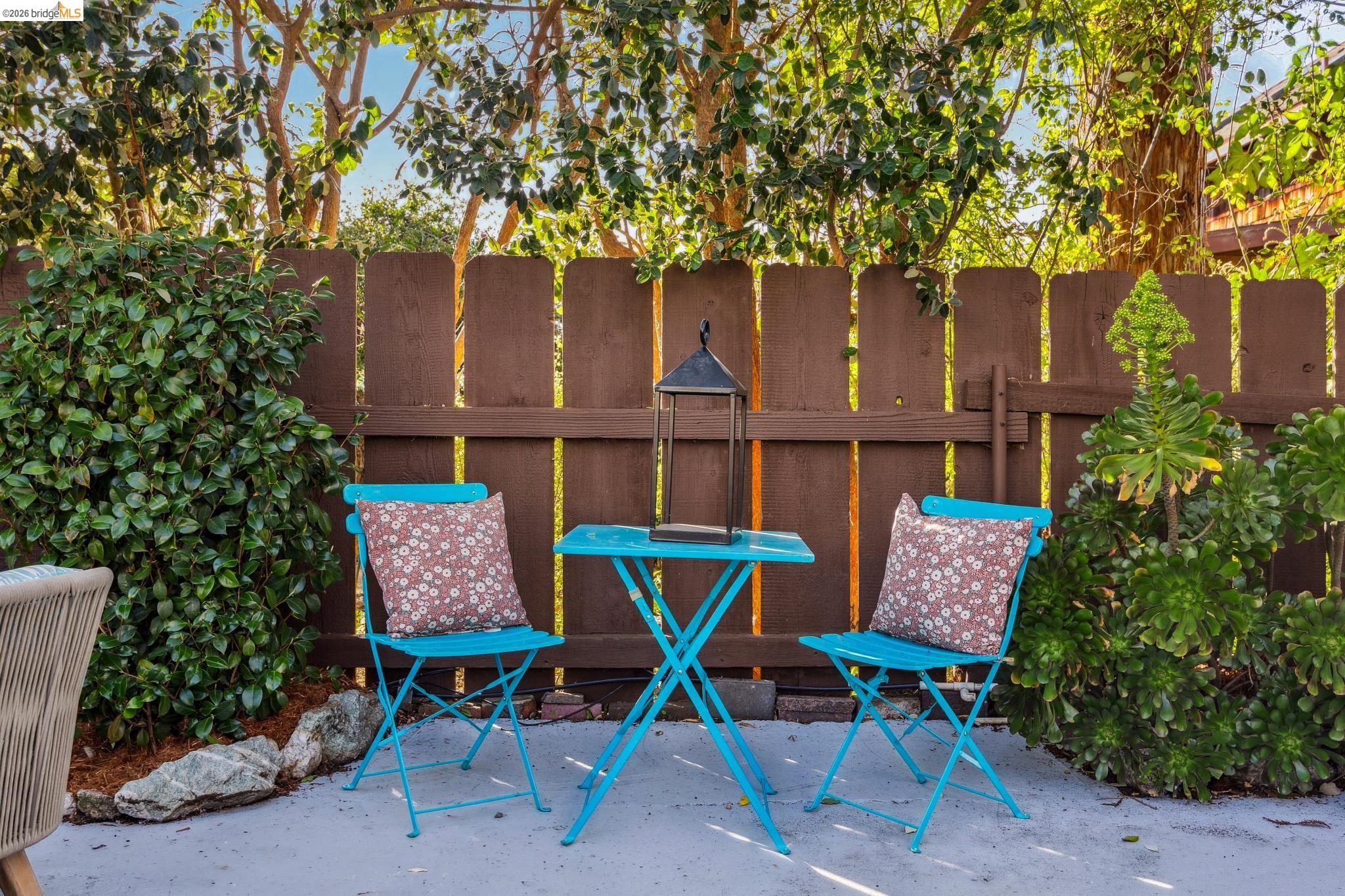 Detail Gallery Image 50 of 59 For 1207 Francisco Street #2,  Berkeley,  CA 94702 - 3 Beds | 2 Baths