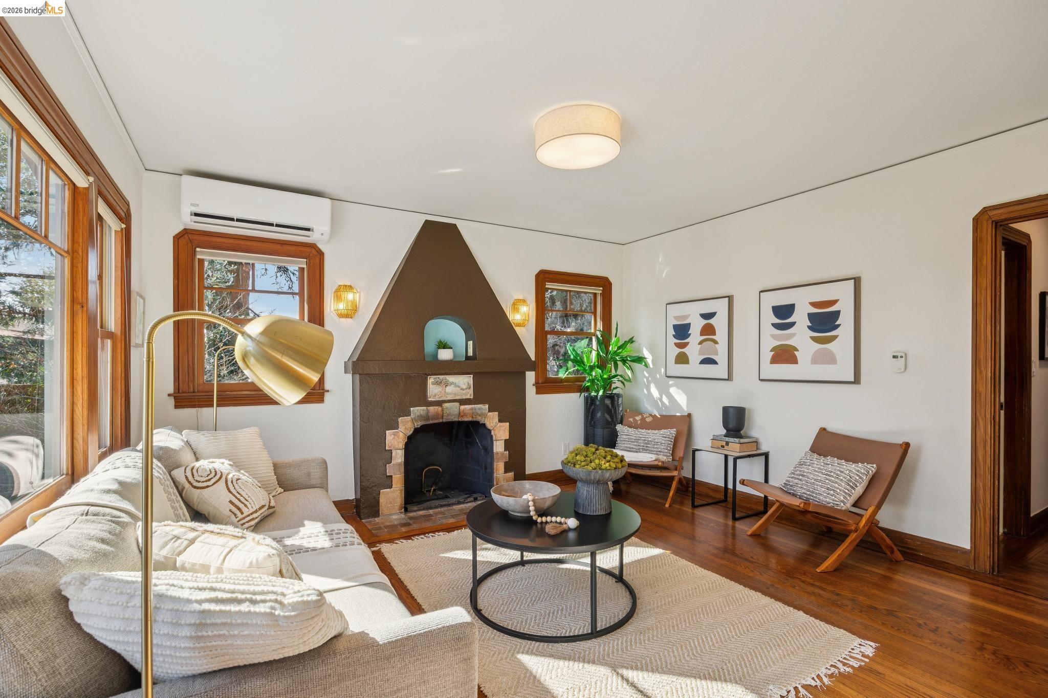 Detail Gallery Image 6 of 59 For 1207 Francisco Street #2,  Berkeley,  CA 94702 - 3 Beds | 2 Baths