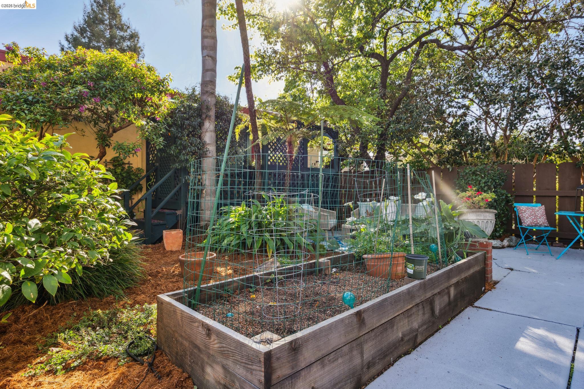 Detail Gallery Image 51 of 59 For 1207 Francisco Street #2,  Berkeley,  CA 94702 - 3 Beds | 2 Baths