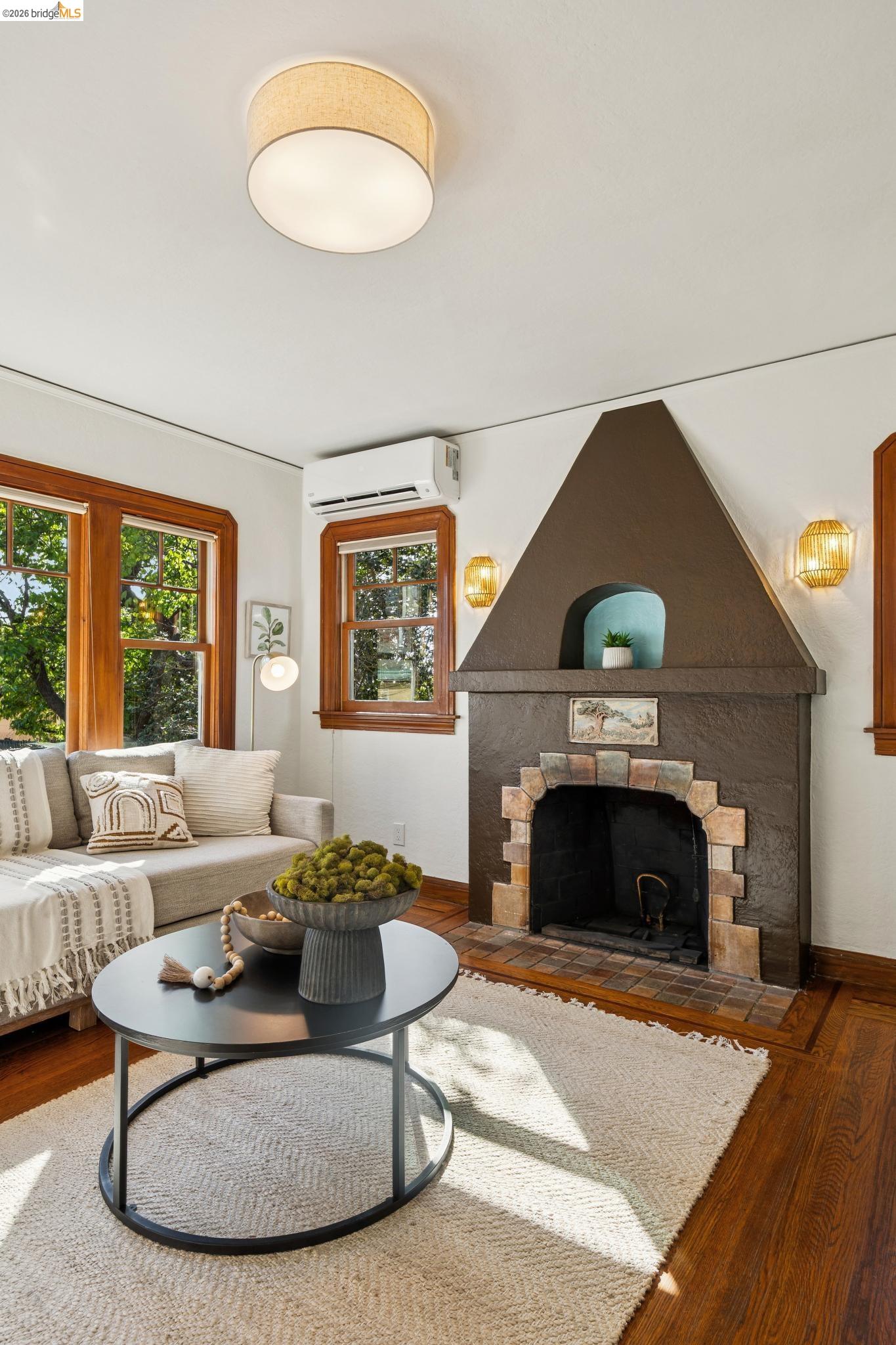 Detail Gallery Image 9 of 59 For 1207 Francisco Street #2,  Berkeley,  CA 94702 - 3 Beds | 2 Baths