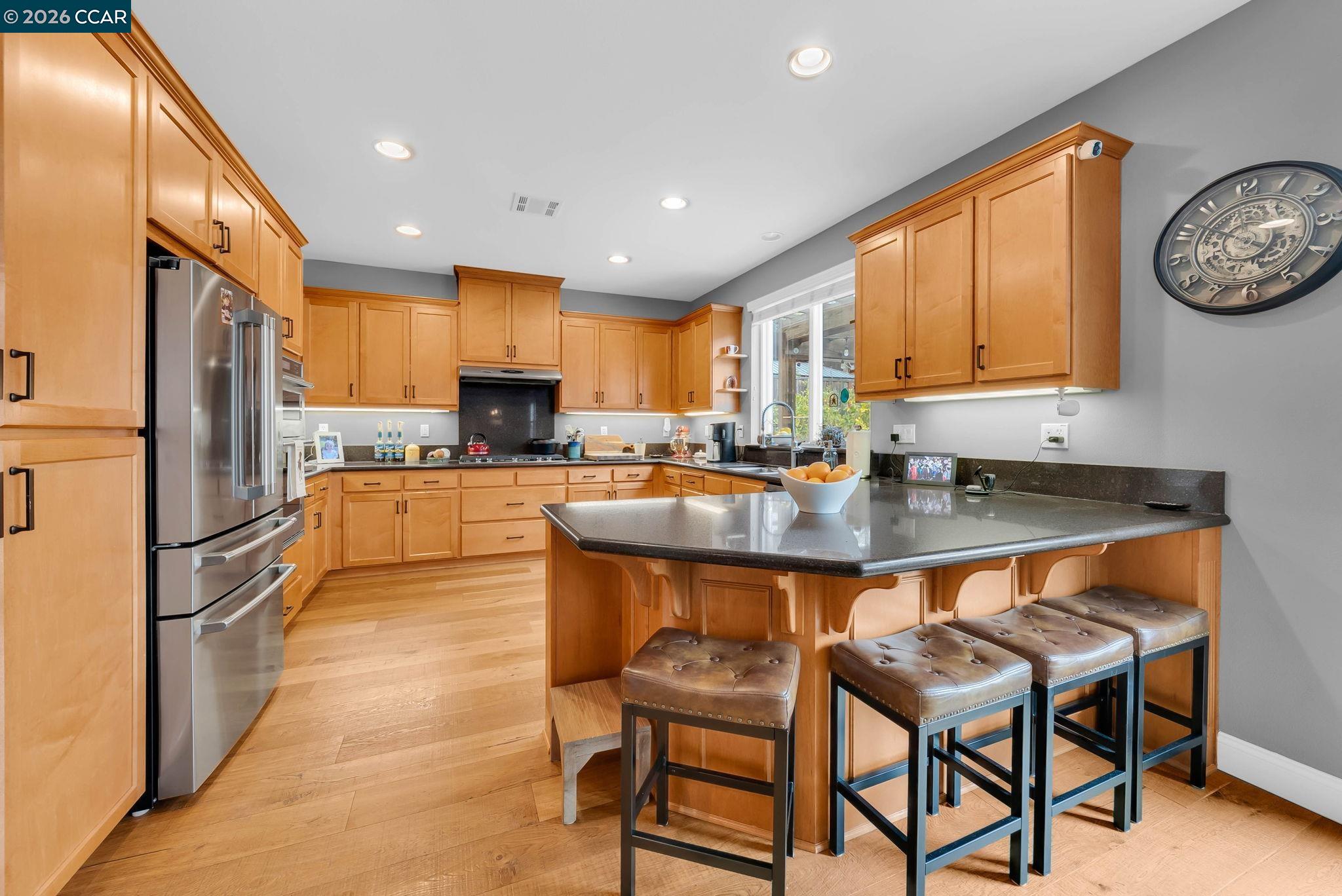 Detail Gallery Image 13 of 60 For 477 Arguello Dr, Benicia,  CA 94510 - 4 Beds | 3/1 Baths