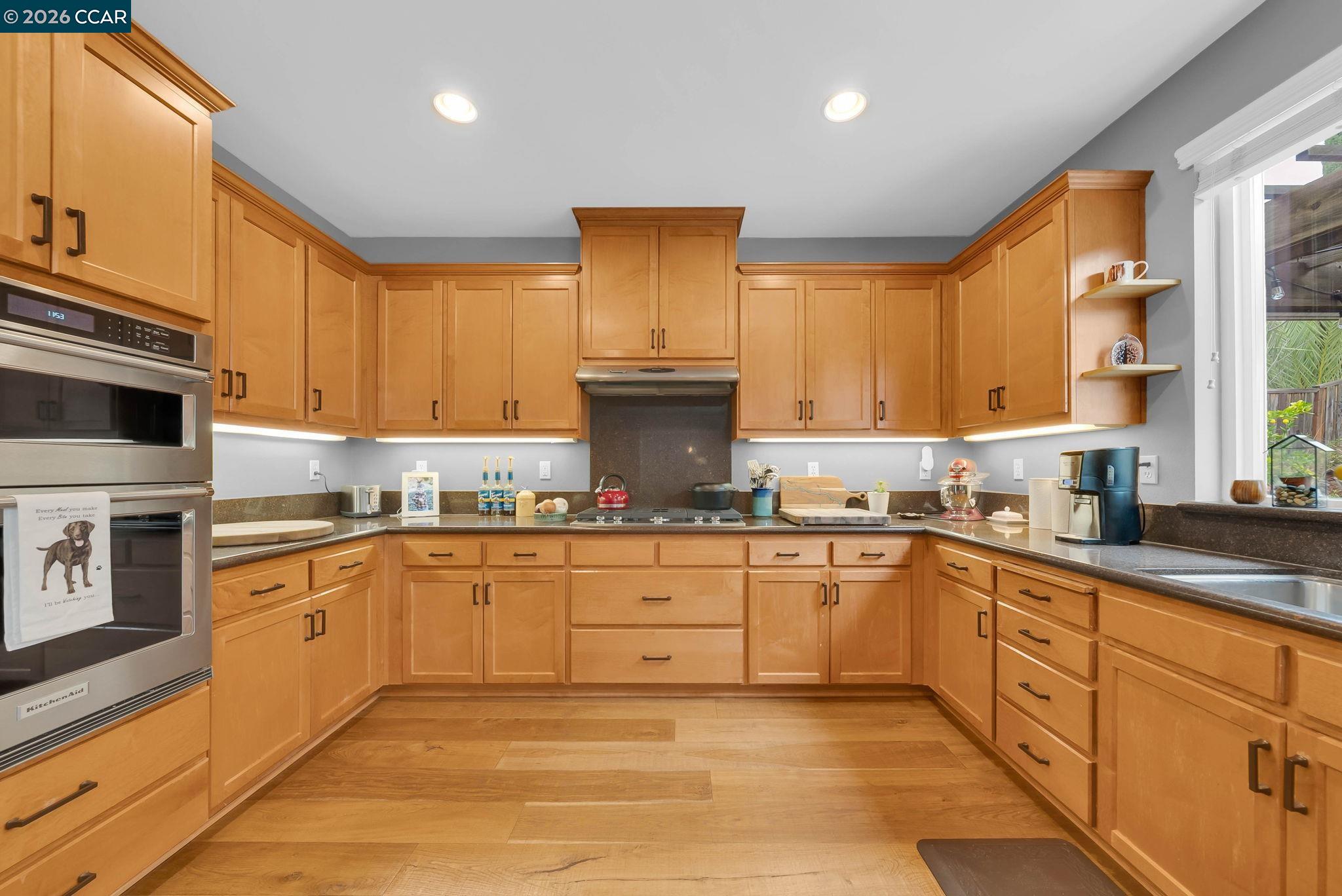 Detail Gallery Image 14 of 60 For 477 Arguello Dr, Benicia,  CA 94510 - 4 Beds | 3/1 Baths