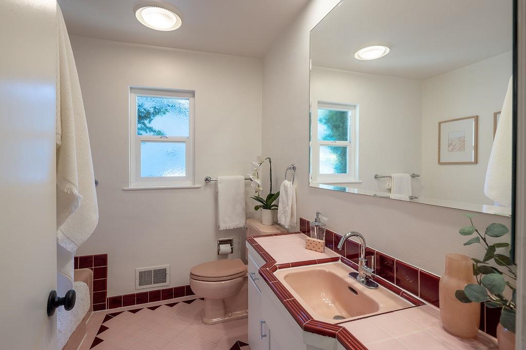 Detail Gallery Image 20 of 38 For 3175 Revere Ave, Oakland,  CA 94605 - 3 Beds | 2/1 Baths