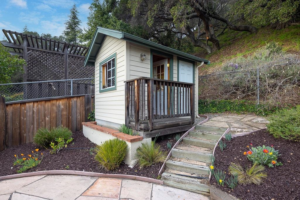 Detail Gallery Image 30 of 38 For 3175 Revere Ave, Oakland,  CA 94605 - 3 Beds | 2/1 Baths