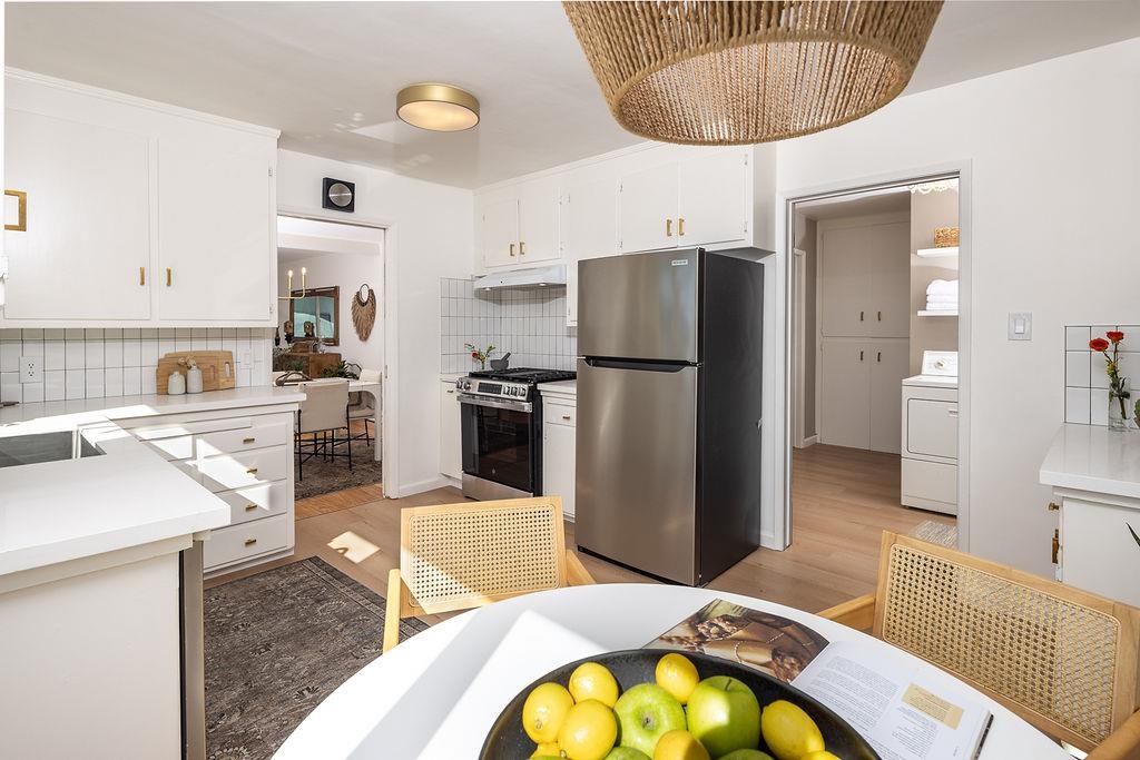 Detail Gallery Image 5 of 38 For 3175 Revere Ave, Oakland,  CA 94605 - 3 Beds | 2/1 Baths