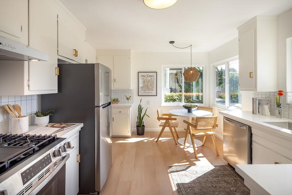 Detail Gallery Image 6 of 38 For 3175 Revere Ave, Oakland,  CA 94605 - 3 Beds | 2/1 Baths