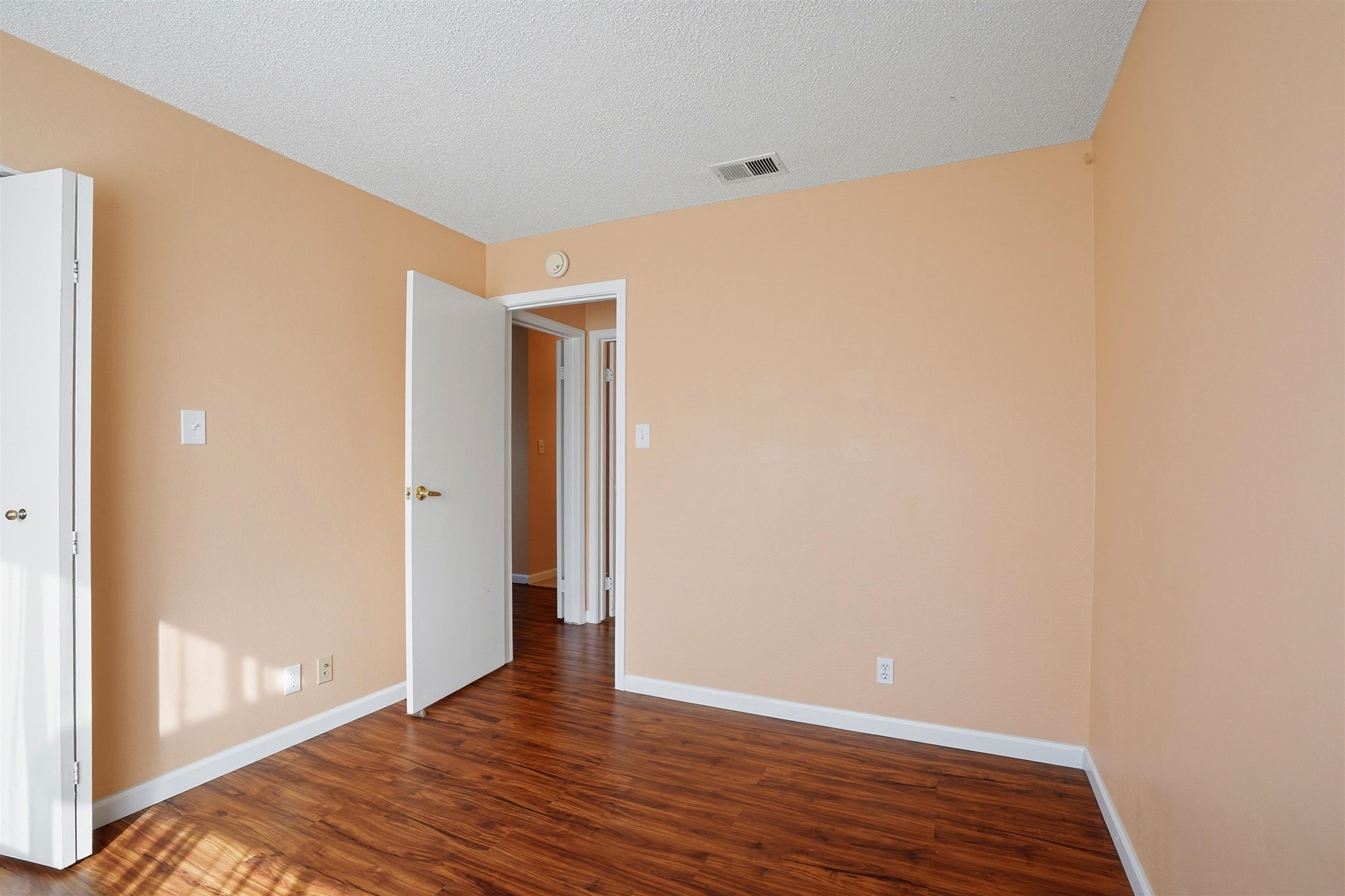 Photo #15: 41124333 Listing: Photo #15