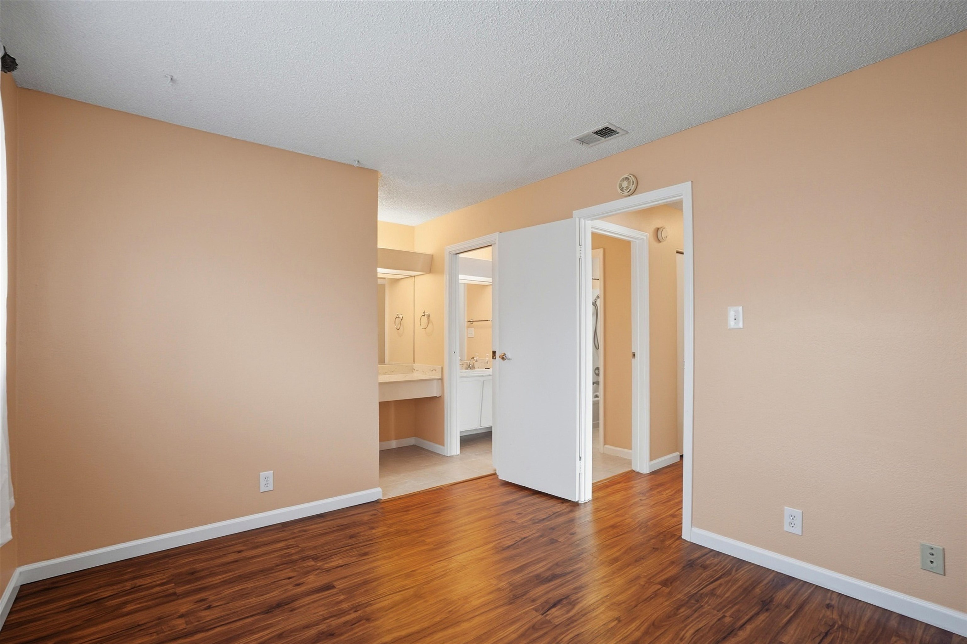 Photo #9: 41124333 Listing: Photo #9