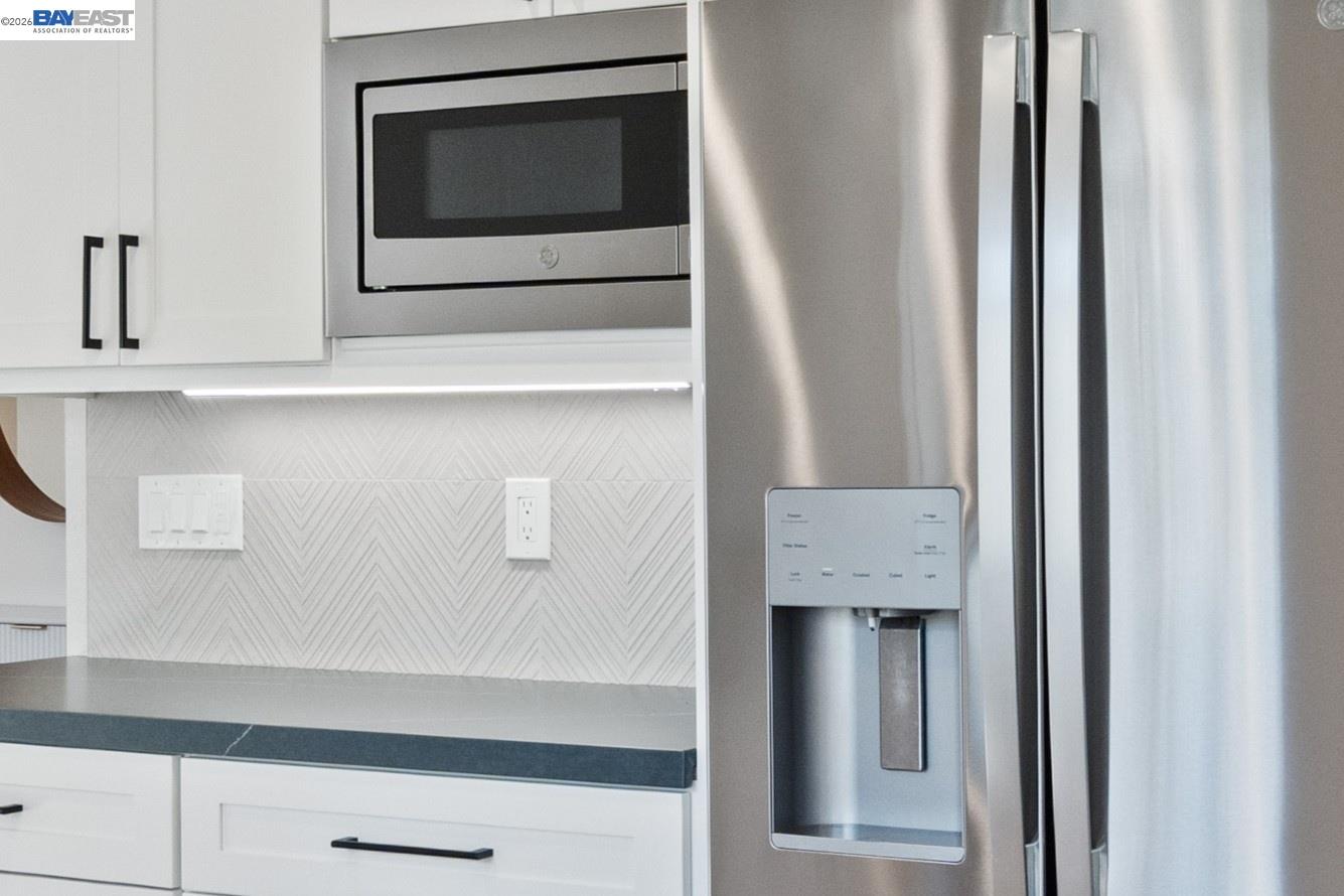 Detail Gallery Image 12 of 42 For 14 Heritage Oaks Rd, Pleasant Hill,  CA 94523 - 3 Beds | 3/1 Baths