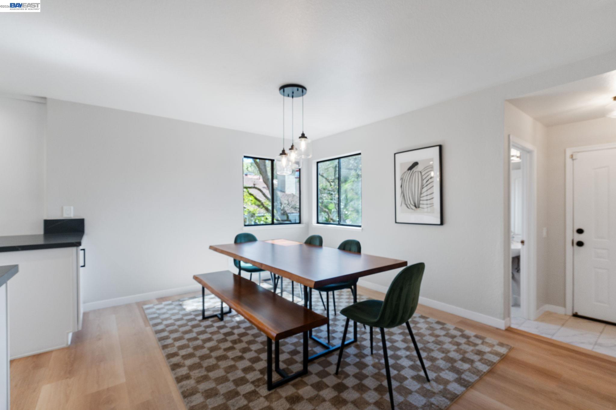 Detail Gallery Image 15 of 42 For 14 Heritage Oaks Rd, Pleasant Hill,  CA 94523 - 3 Beds | 3/1 Baths