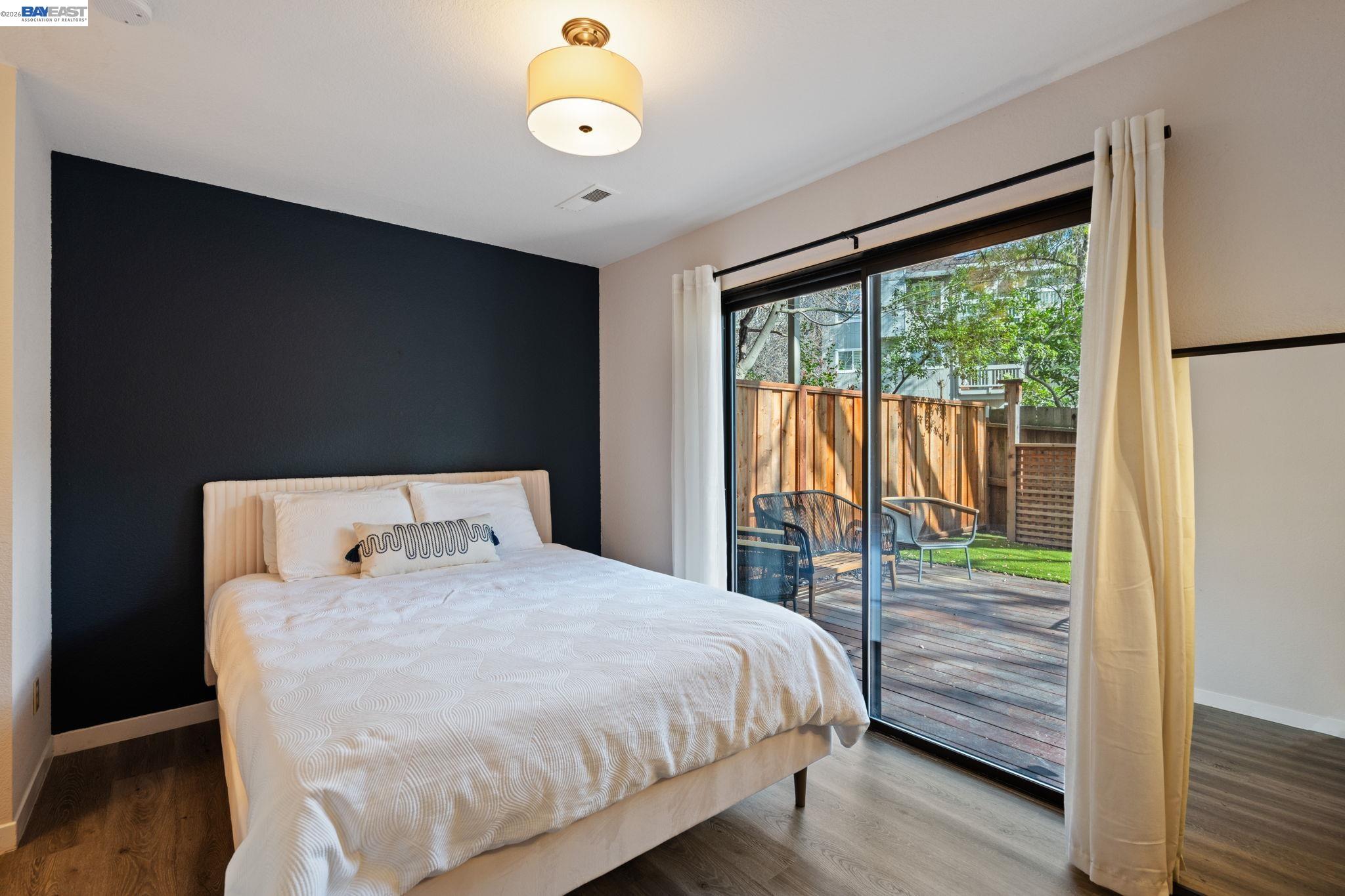 Detail Gallery Image 28 of 43 For 14 Heritage Oaks Rd, Pleasant Hill,  CA 94523 - 3 Beds | 3/1 Baths