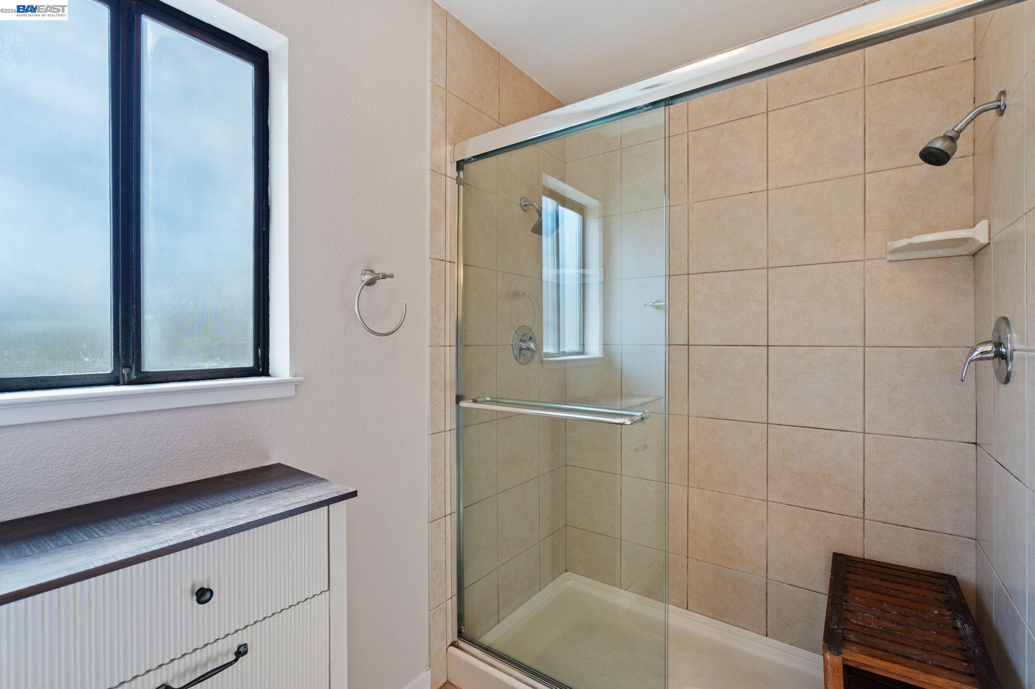 Detail Gallery Image 30 of 43 For 14 Heritage Oaks Rd, Pleasant Hill,  CA 94523 - 3 Beds | 3/1 Baths