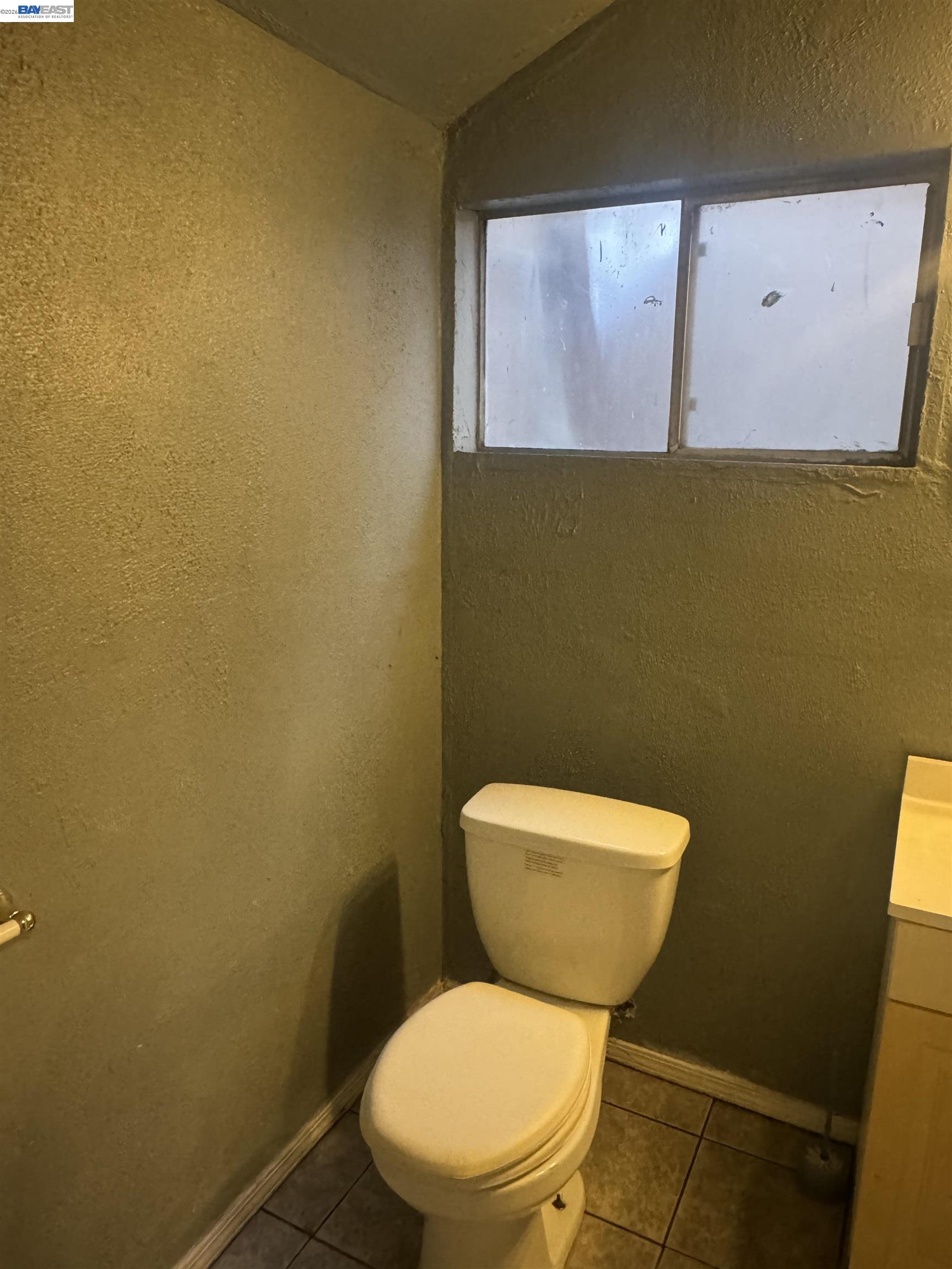 Detail Gallery Image 25 of 30 For 1021 72nd Ave, Oakland,  CA 94621 - 2 Beds | 2 Baths