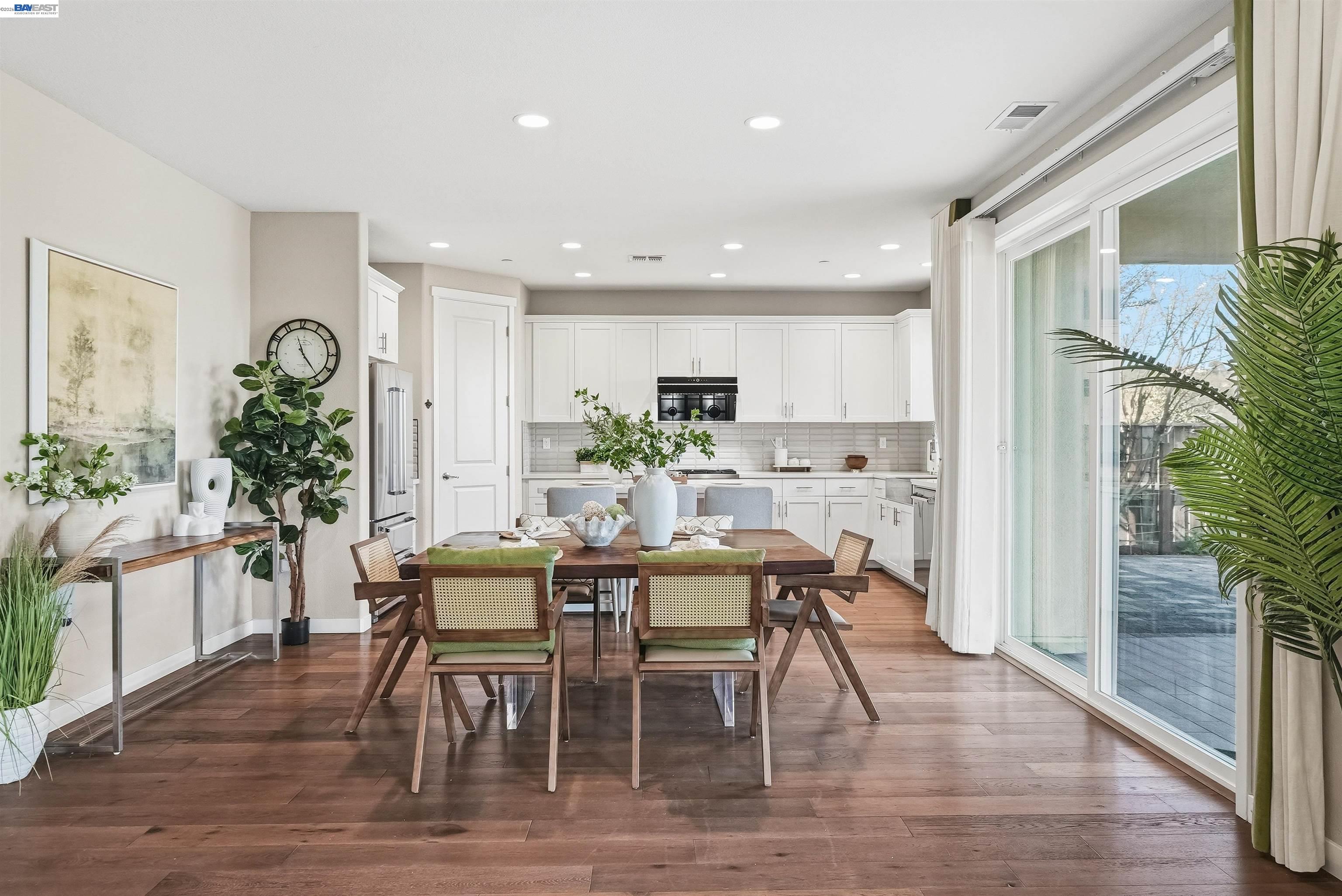 Detail Gallery Image 12 of 46 For 515 Tananger Heights Ln, Pleasant Hill,  CA 94523 - 4 Beds | 3 Baths