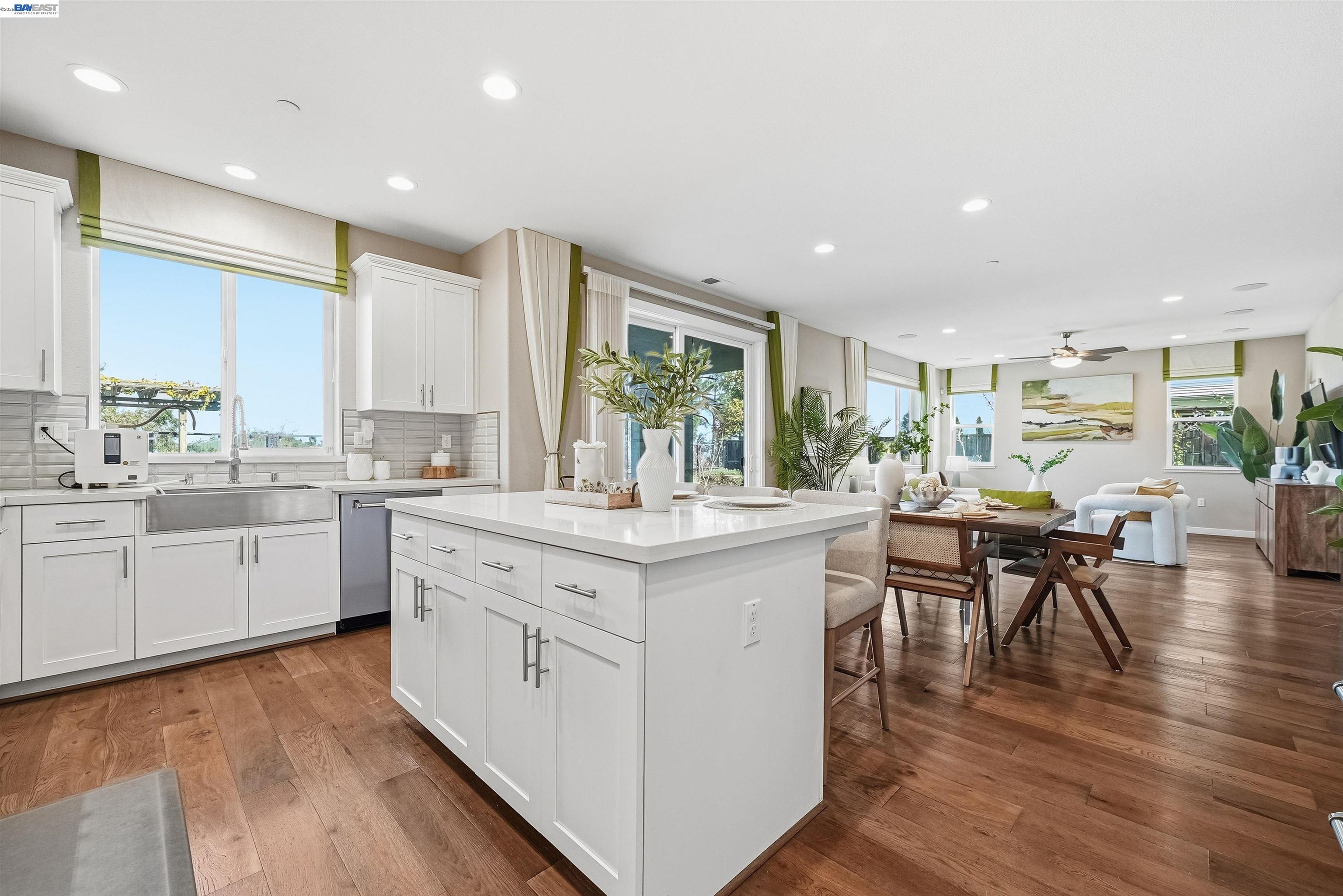 Detail Gallery Image 15 of 46 For 515 Tananger Heights Ln, Pleasant Hill,  CA 94523 - 4 Beds | 3 Baths