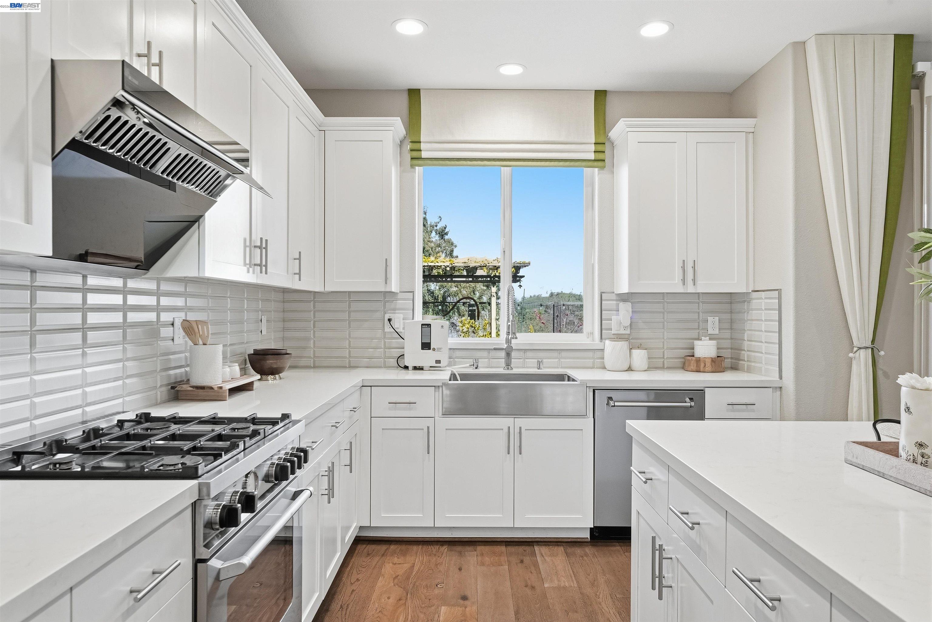 Detail Gallery Image 16 of 46 For 515 Tananger Heights Ln, Pleasant Hill,  CA 94523 - 4 Beds | 3 Baths