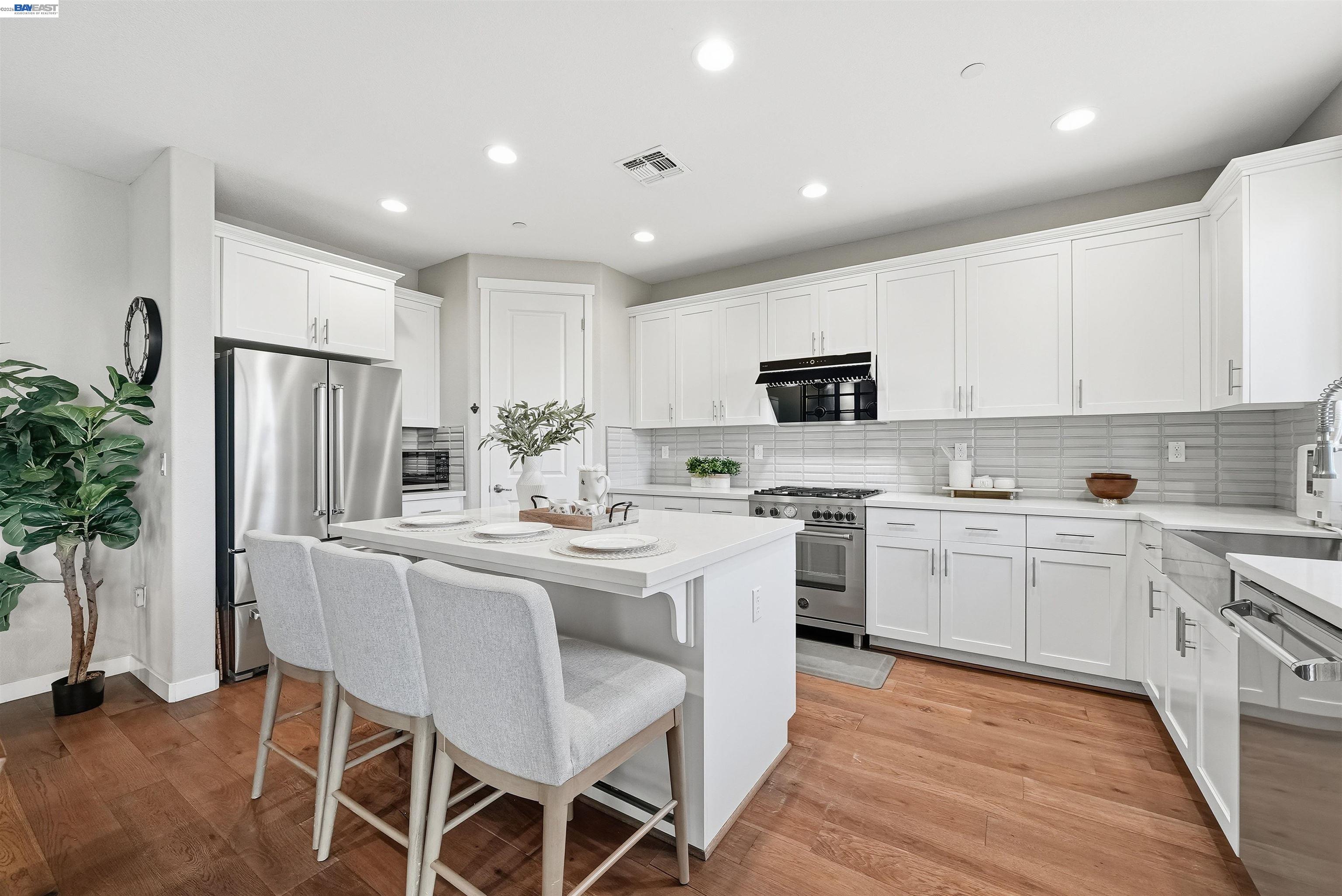 Detail Gallery Image 17 of 46 For 515 Tananger Heights Ln, Pleasant Hill,  CA 94523 - 4 Beds | 3 Baths