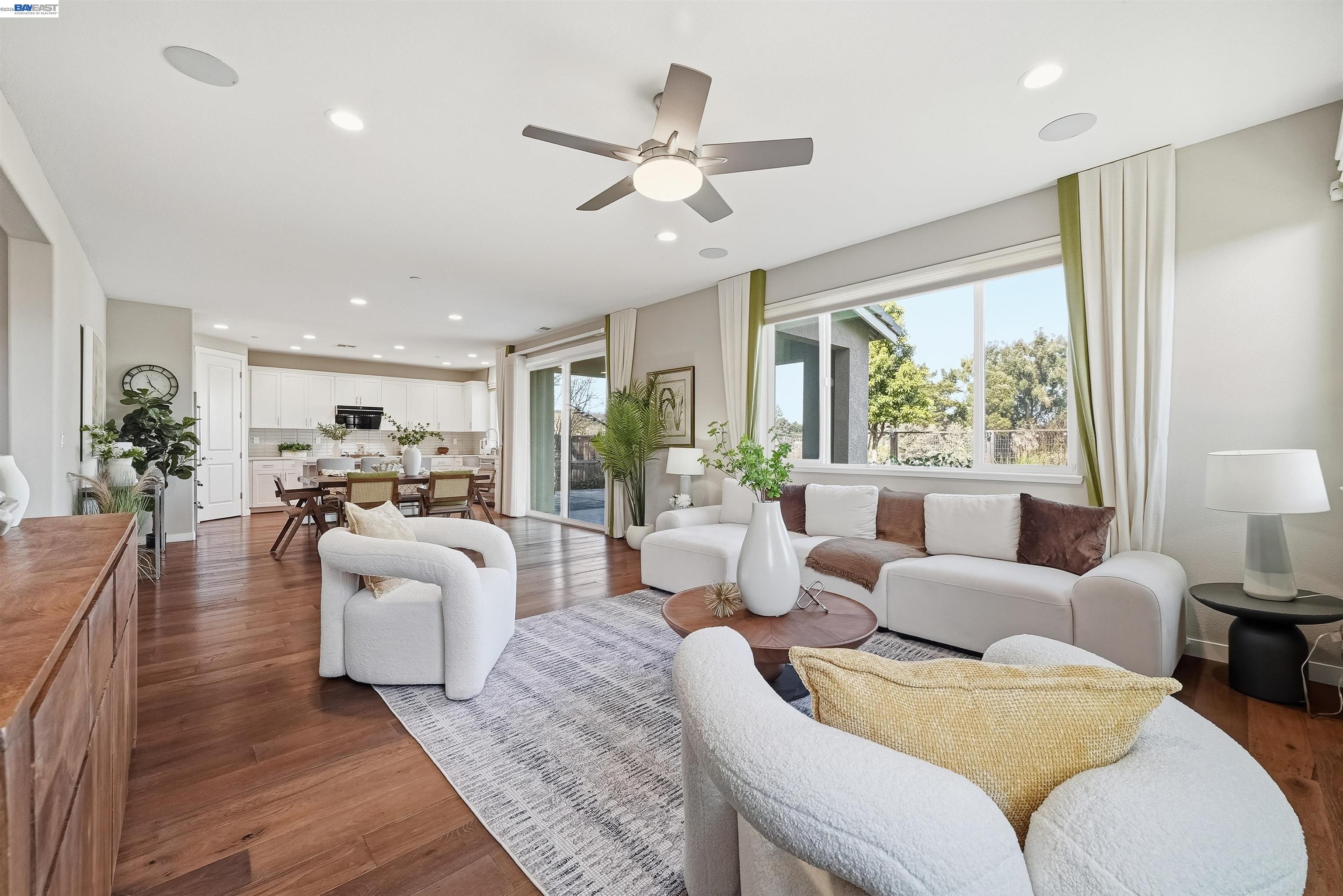 Detail Gallery Image 10 of 46 For 515 Tananger Heights Ln, Pleasant Hill,  CA 94523 - 4 Beds | 3 Baths