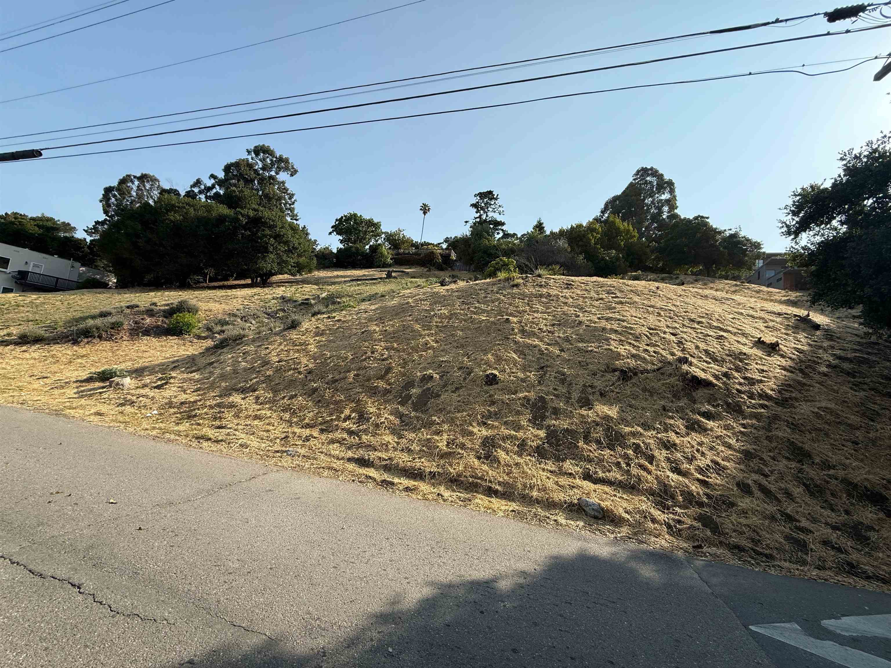 Outlook Ave, Oakland, CA, 94608