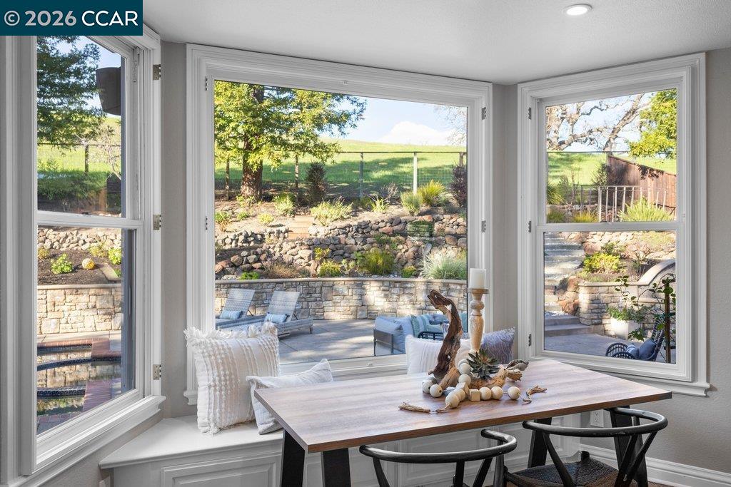 Detail Gallery Image 15 of 51 For 10 Crownridge Dr, Danville,  CA 94506 - 4 Beds | 3/1 Baths