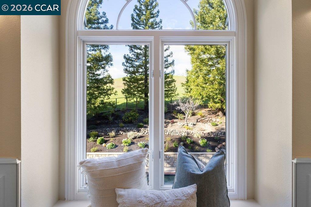 Detail Gallery Image 32 of 51 For 10 Crownridge Dr, Danville,  CA 94506 - 4 Beds | 3/1 Baths