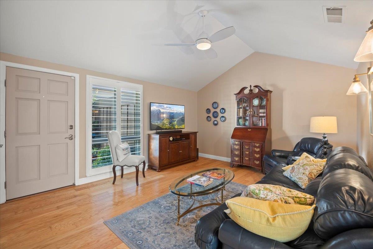 Photo #3: 41124340 Listing: Photo #3