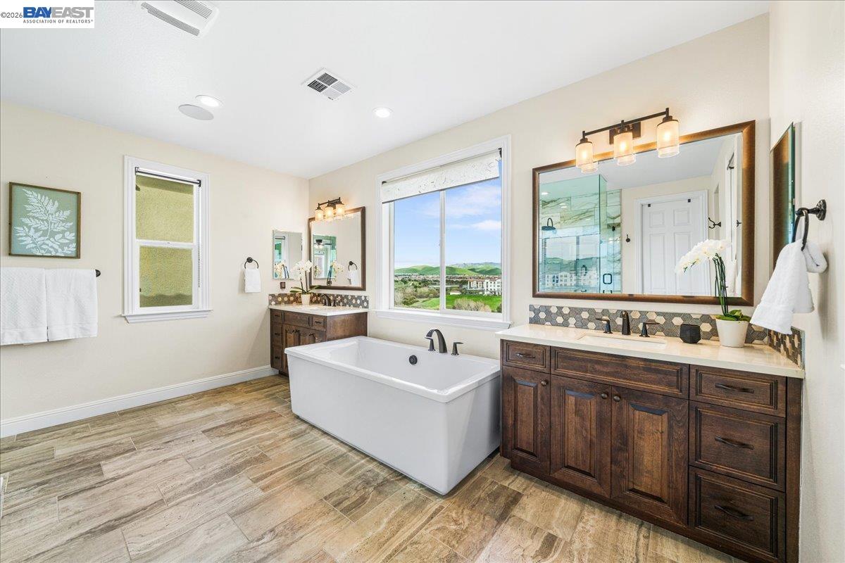 Detail Gallery Image 24 of 41 For 205 Zinnia Ct, San Ramon,  CA 94582 - 4 Beds | 3/1 Baths