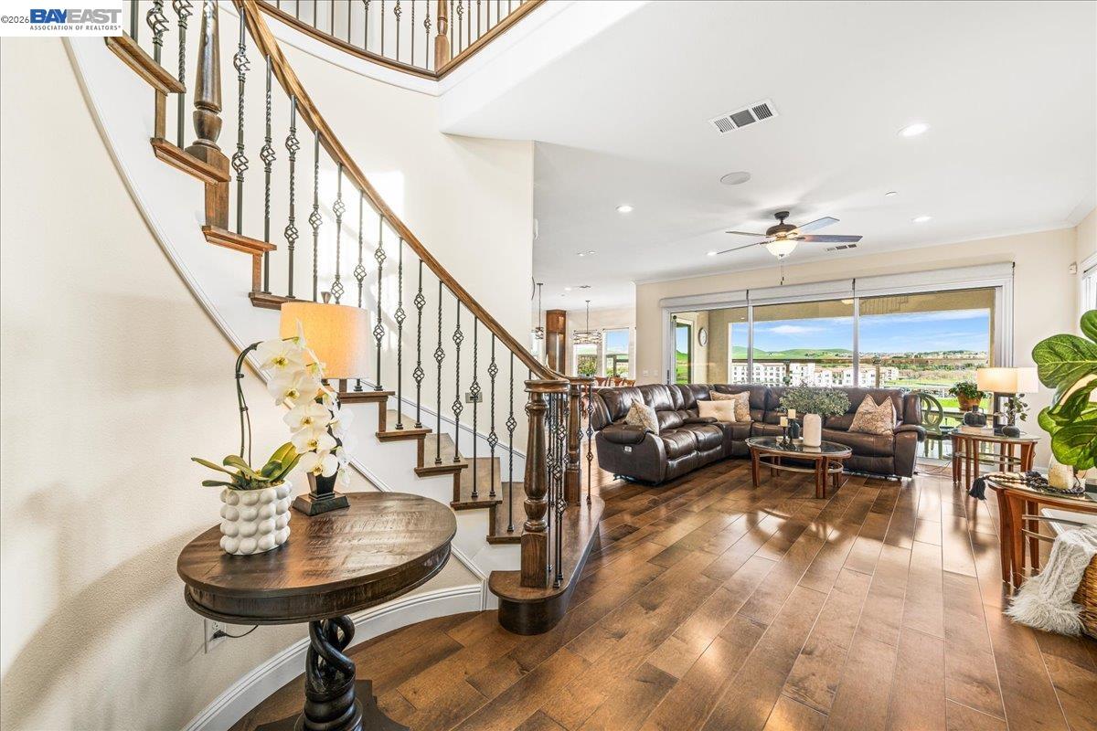 Detail Gallery Image 4 of 41 For 205 Zinnia Ct, San Ramon,  CA 94582 - 4 Beds | 3/1 Baths