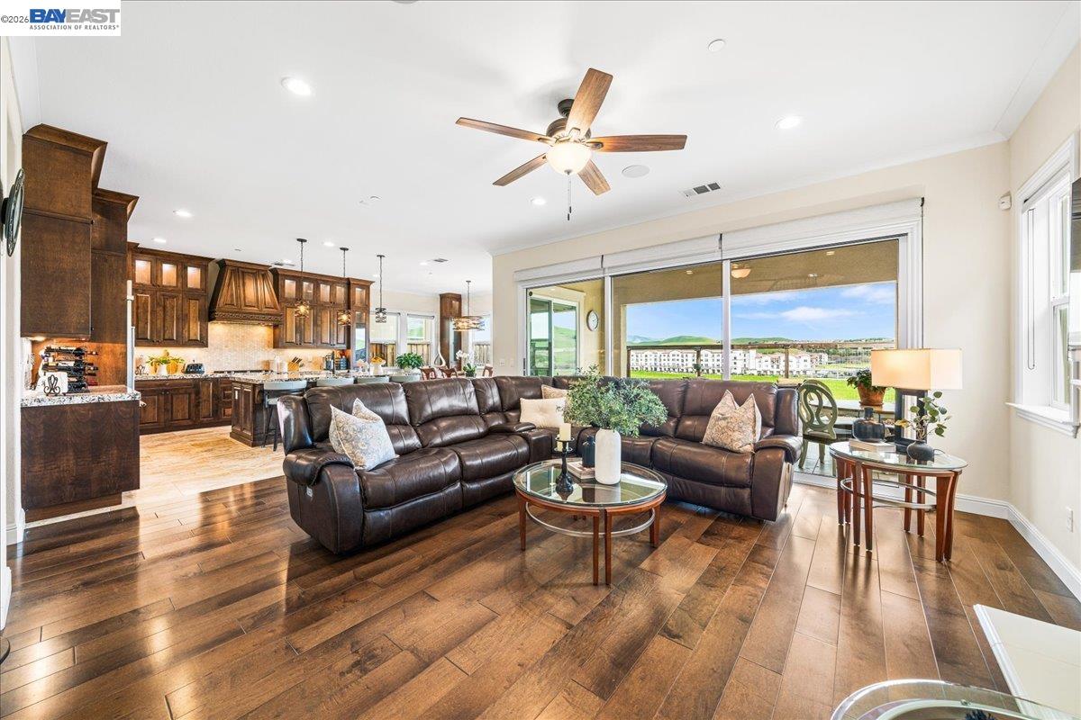 Detail Gallery Image 6 of 41 For 205 Zinnia Ct, San Ramon,  CA 94582 - 4 Beds | 3/1 Baths