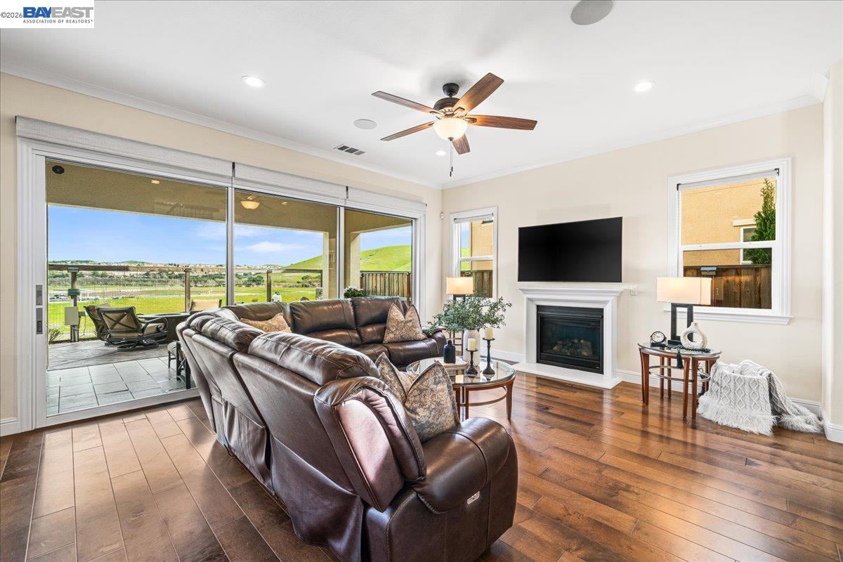 Detail Gallery Image 7 of 41 For 205 Zinnia Ct, San Ramon,  CA 94582 - 4 Beds | 3/1 Baths