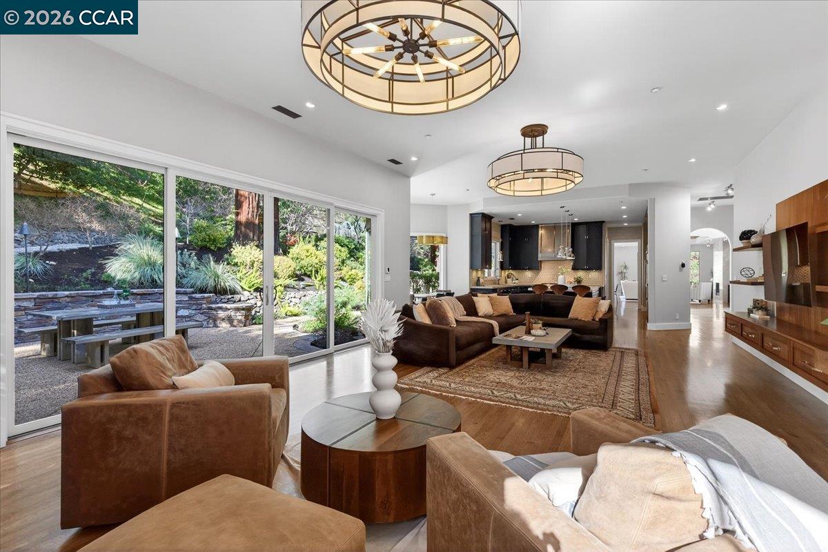 Detail Gallery Image 20 of 60 For 20 Monticello Ct, Lafayette,  CA 94549 - 5 Beds | 4/1 Baths