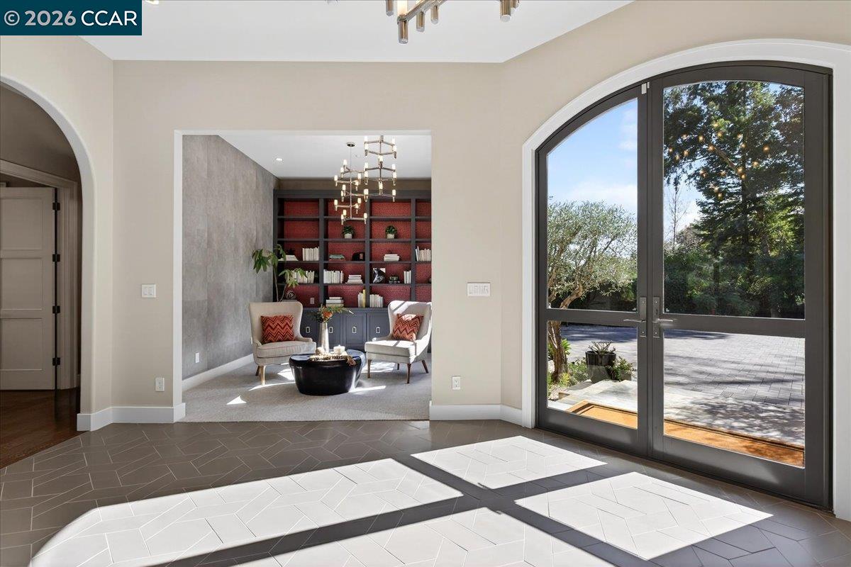 Detail Gallery Image 3 of 60 For 20 Monticello Ct, Lafayette,  CA 94549 - 5 Beds | 4/1 Baths