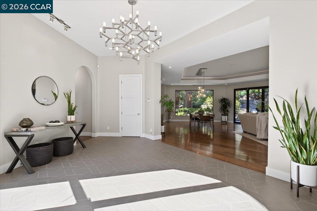 Detail Gallery Image 4 of 60 For 20 Monticello Ct, Lafayette,  CA 94549 - 5 Beds | 4/1 Baths