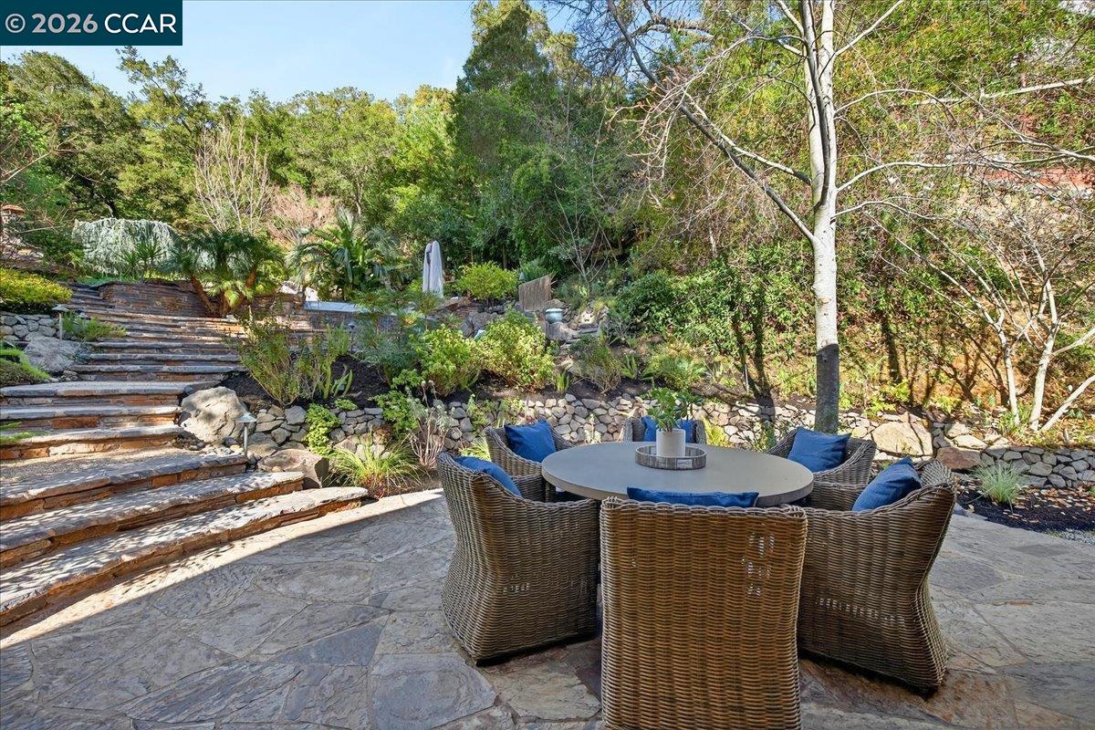 Detail Gallery Image 33 of 60 For 20 Monticello Ct, Lafayette,  CA 94549 - 5 Beds | 4/1 Baths