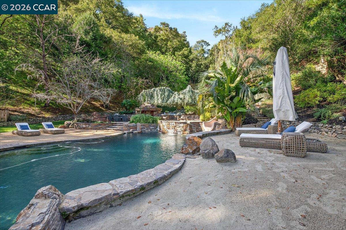 Detail Gallery Image 36 of 60 For 20 Monticello Ct, Lafayette,  CA 94549 - 5 Beds | 4/1 Baths