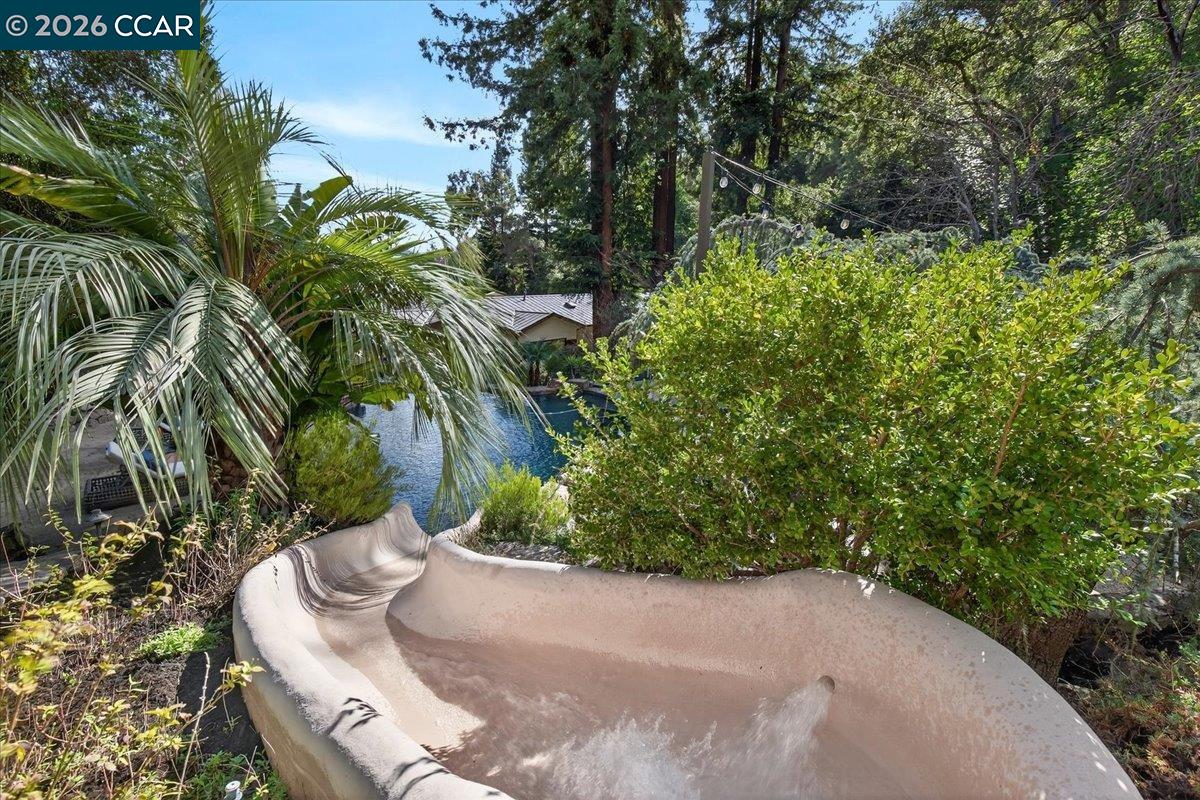 Detail Gallery Image 38 of 60 For 20 Monticello Ct, Lafayette,  CA 94549 - 5 Beds | 4/1 Baths