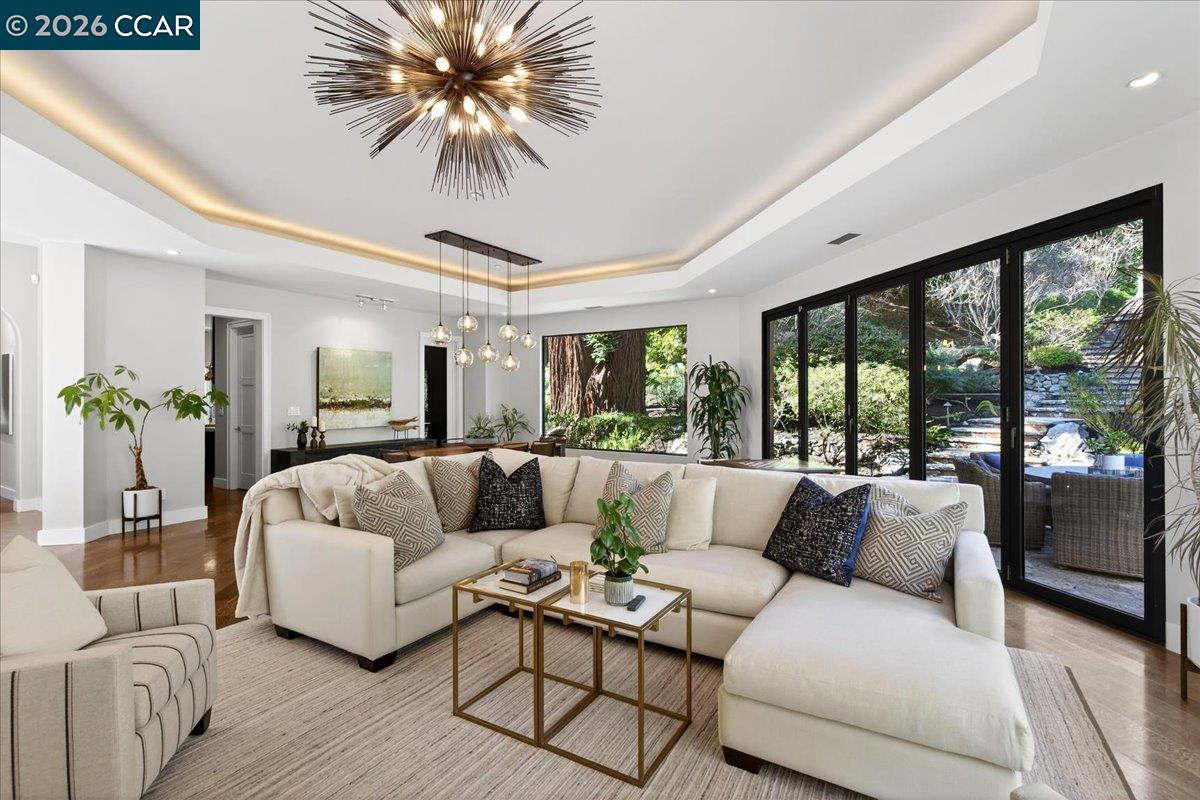 Detail Gallery Image 6 of 60 For 20 Monticello Ct, Lafayette,  CA 94549 - 5 Beds | 4/1 Baths