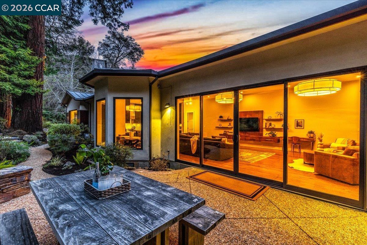 Detail Gallery Image 59 of 60 For 20 Monticello Ct, Lafayette,  CA 94549 - 5 Beds | 4/1 Baths