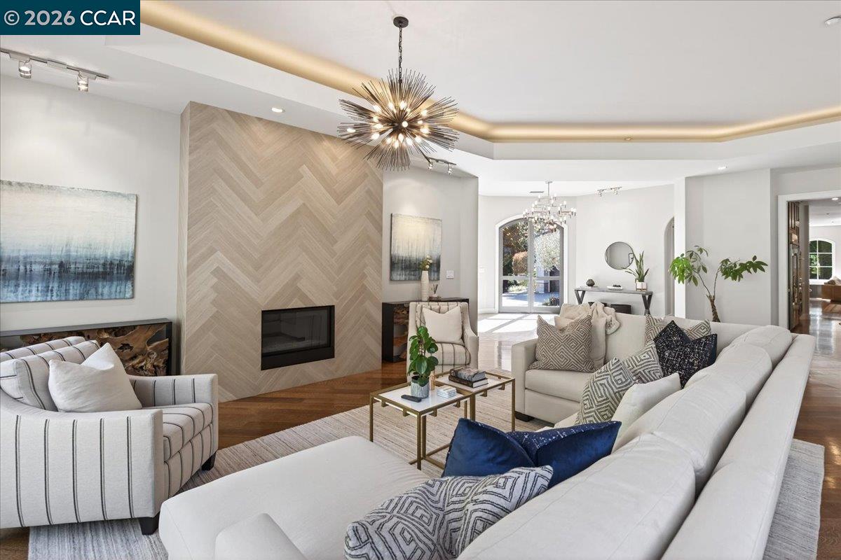 Detail Gallery Image 7 of 60 For 20 Monticello Ct, Lafayette,  CA 94549 - 5 Beds | 4/1 Baths