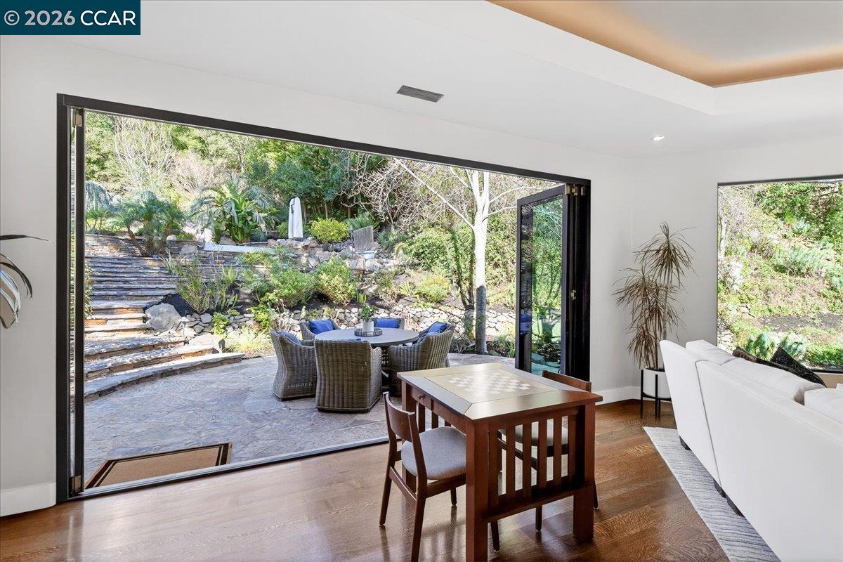 Detail Gallery Image 9 of 60 For 20 Monticello Ct, Lafayette,  CA 94549 - 5 Beds | 4/1 Baths