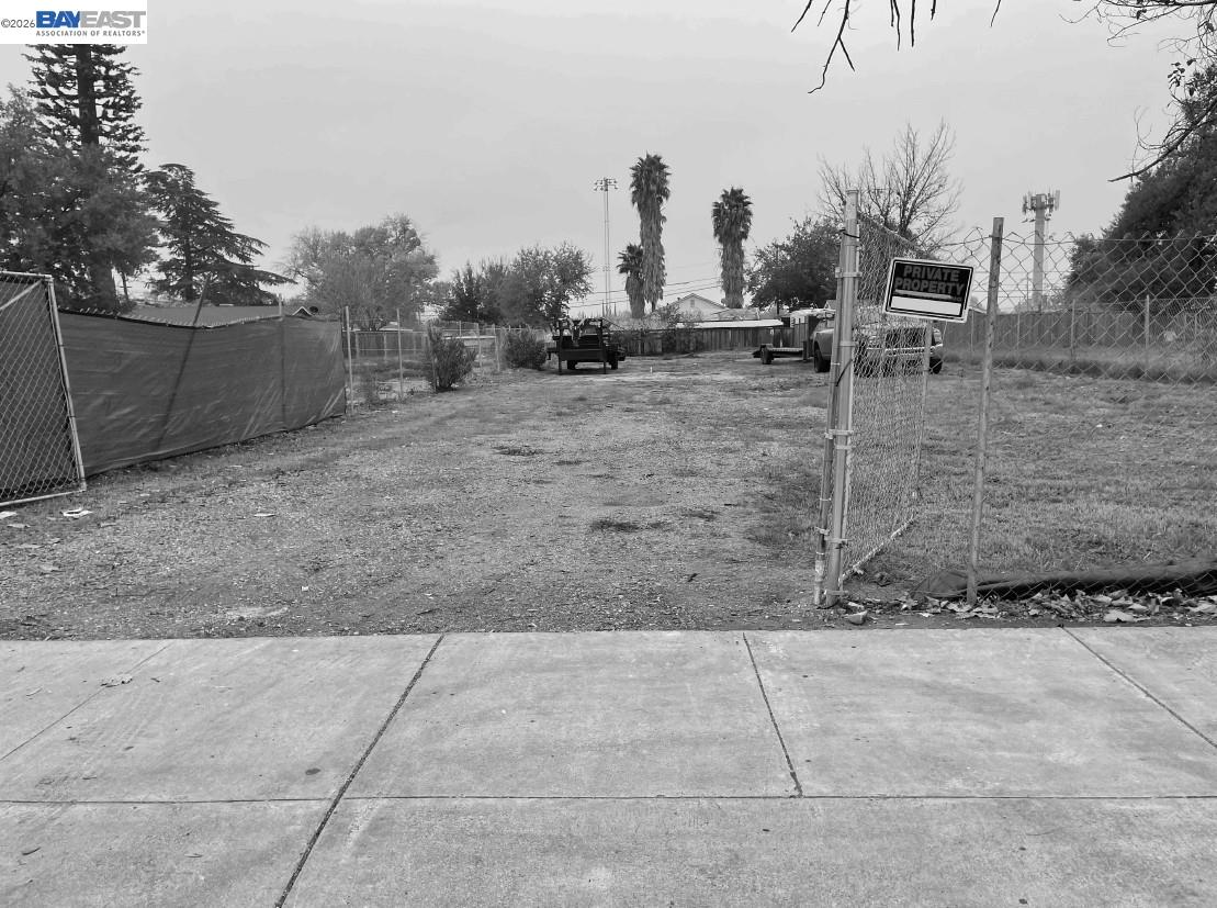 Detail Gallery Image 2 of 6 For 522 W Grant Line Rd, Tracy,  CA 95376 - – Beds | – Baths