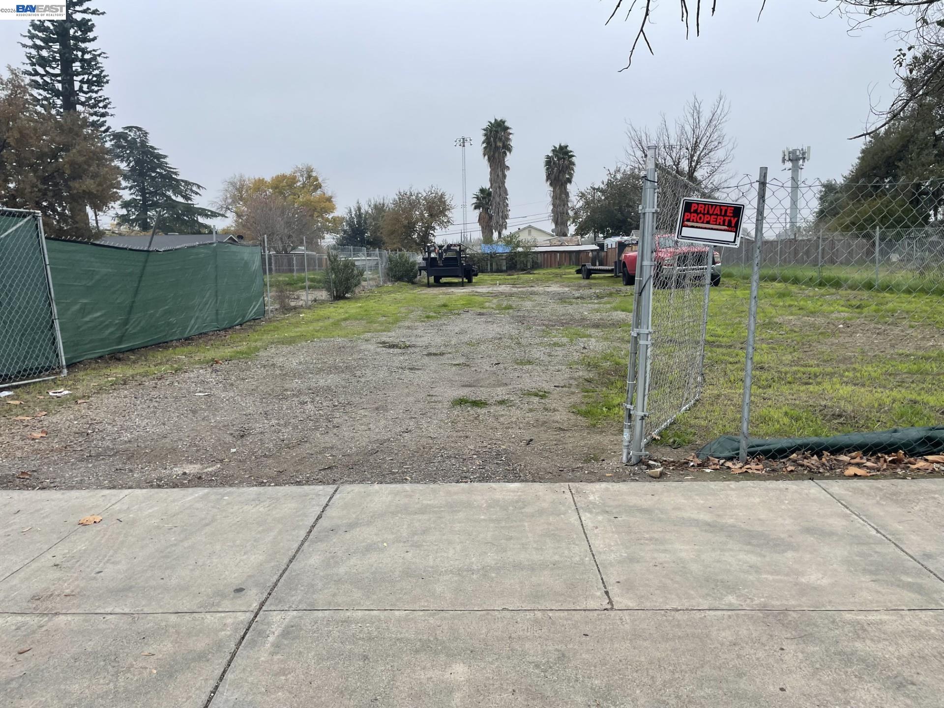 Detail Gallery Image 5 of 6 For 522 W Grant Line Rd, Tracy,  CA 95376 - – Beds | – Baths