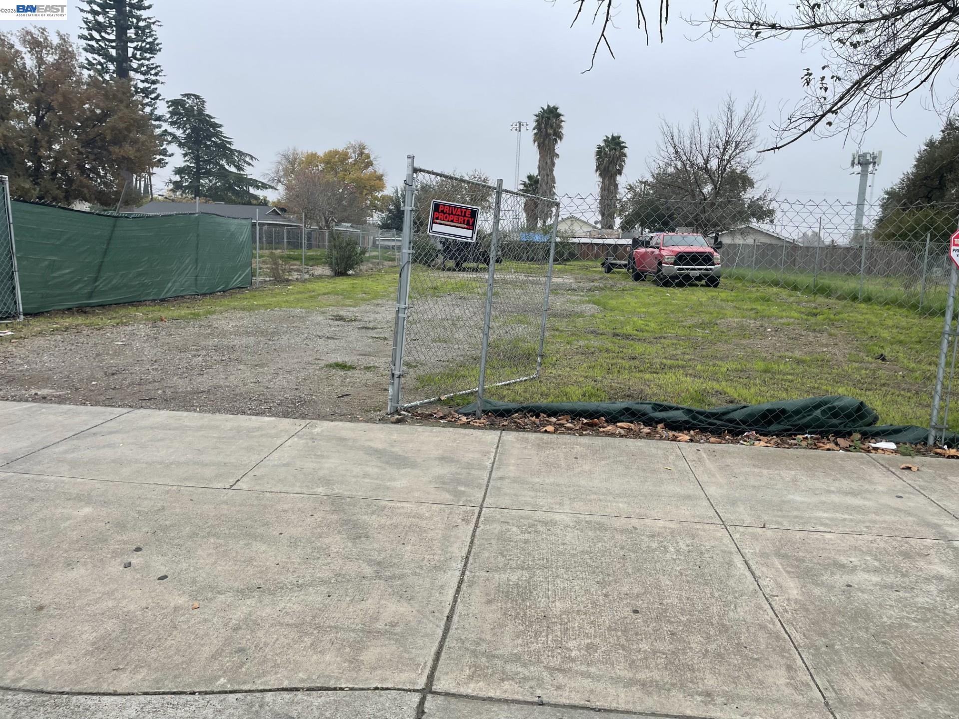 Detail Gallery Image 6 of 6 For 522 W Grant Line Rd, Tracy,  CA 95376 - – Beds | – Baths