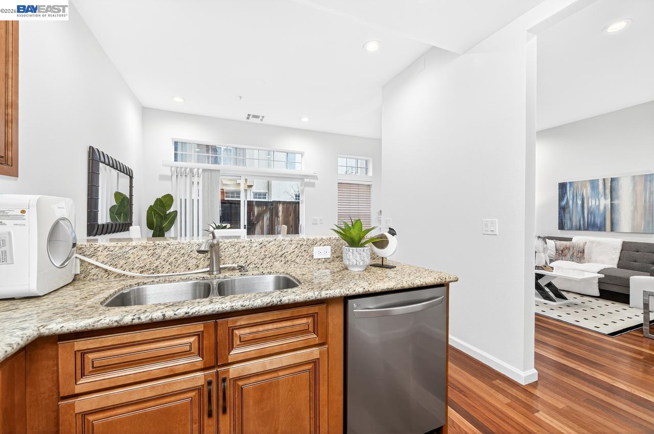 Detail Gallery Image 15 of 35 For 4153 Alba Ct, Pleasanton,  CA 94588 - 2 Beds | 2/1 Baths