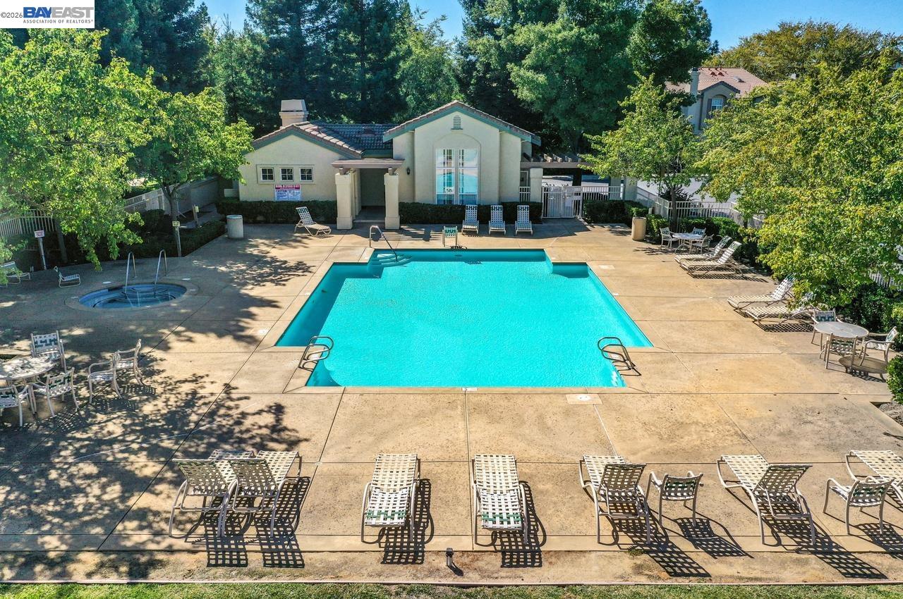 Detail Gallery Image 29 of 34 For 4153 Alba Ct, Pleasanton,  CA 94588 - 2 Beds | 2/1 Baths