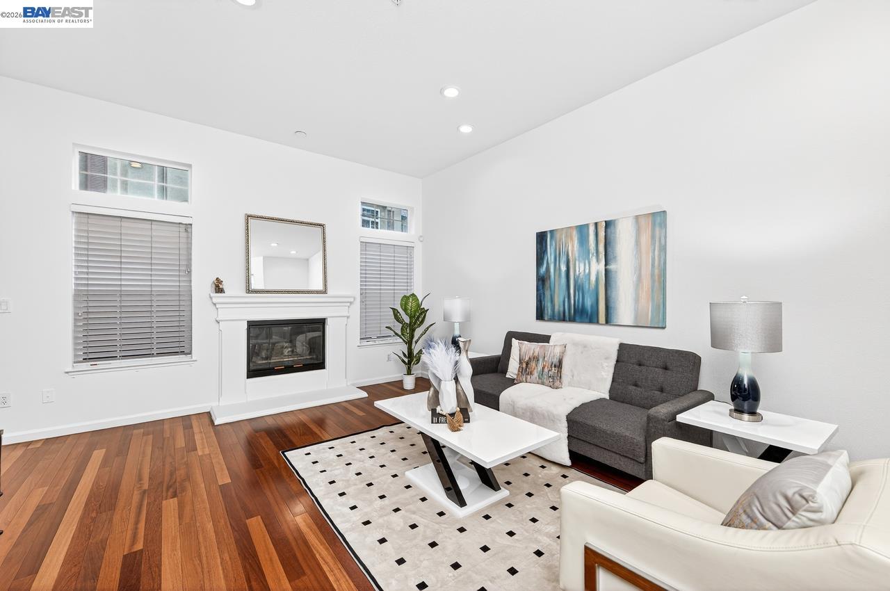 Detail Gallery Image 5 of 35 For 4153 Alba Ct, Pleasanton,  CA 94588 - 2 Beds | 2/1 Baths