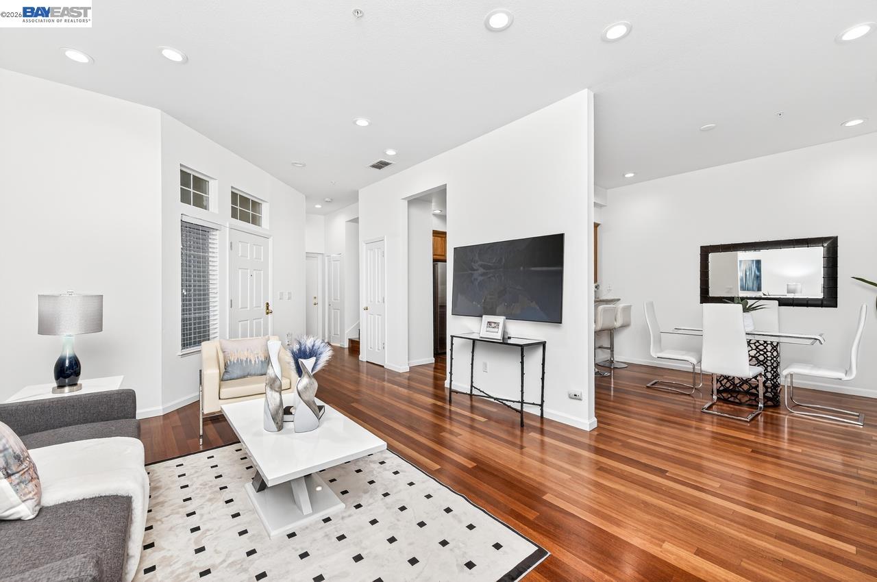 Detail Gallery Image 5 of 34 For 4153 Alba Ct, Pleasanton,  CA 94588 - 2 Beds | 2/1 Baths