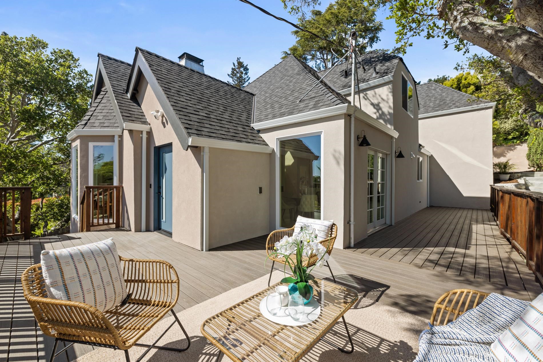 Detail Gallery Image 22 of 33 For 483 Boynton Ave, Berkeley,  CA 94707 - 5 Beds | 4/1 Baths